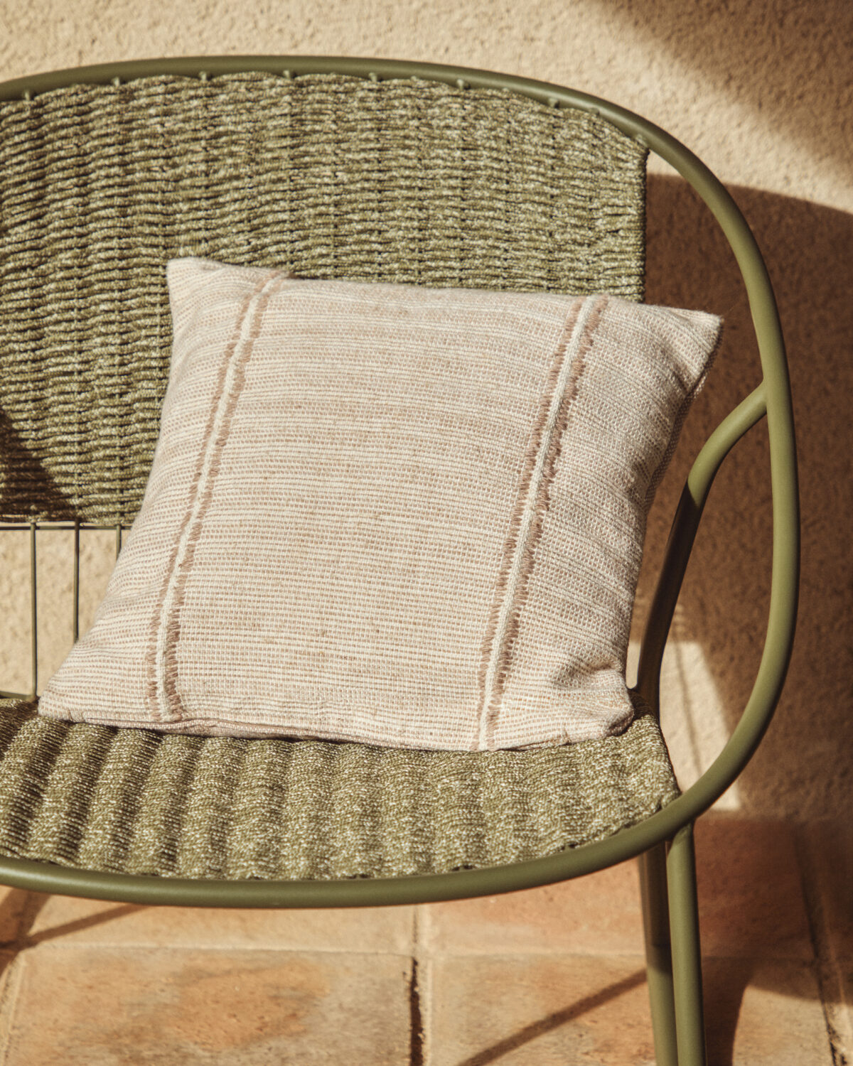 Kave Home Drati beige kussenhoes van 100% PET 45 x 45 cm - Afbeelding 3