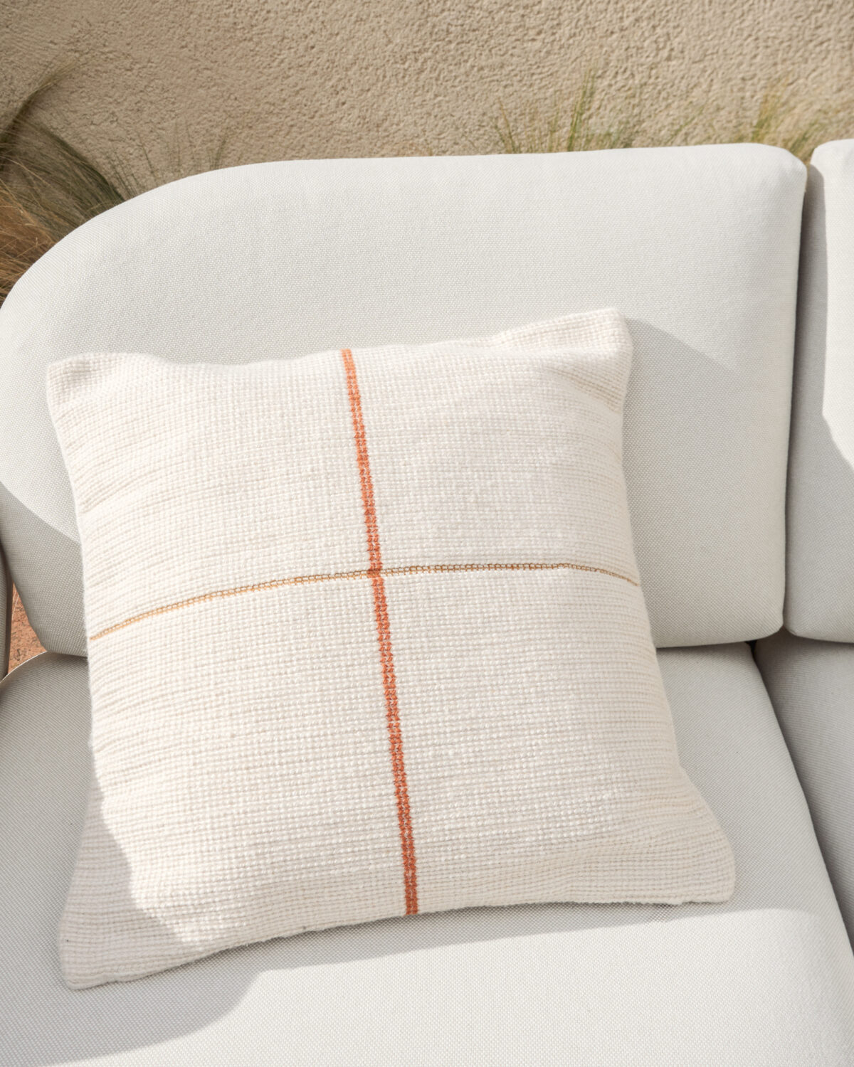 Kave Home Atima oranje jacquard kussenhoes 100% PET 45 x 45 cm