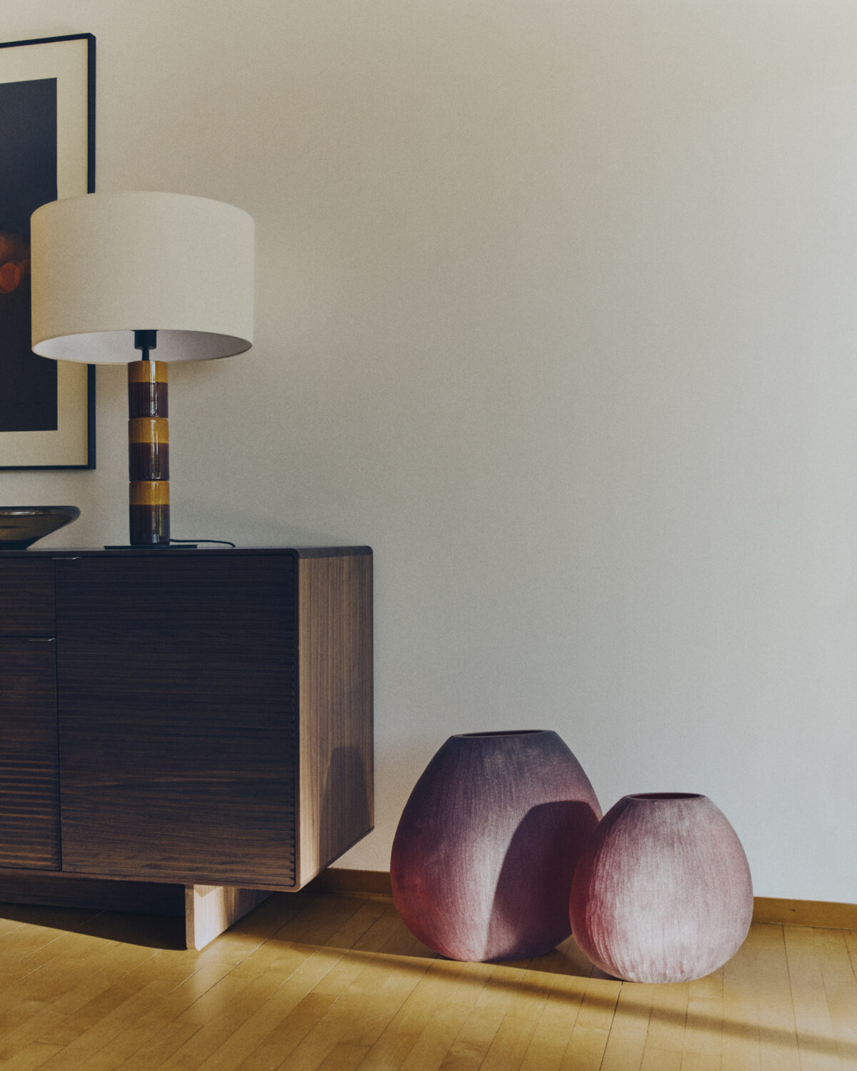 Kave Home Vaas Rovena van bordeaux glas 33,5 cm - Afbeelding 9