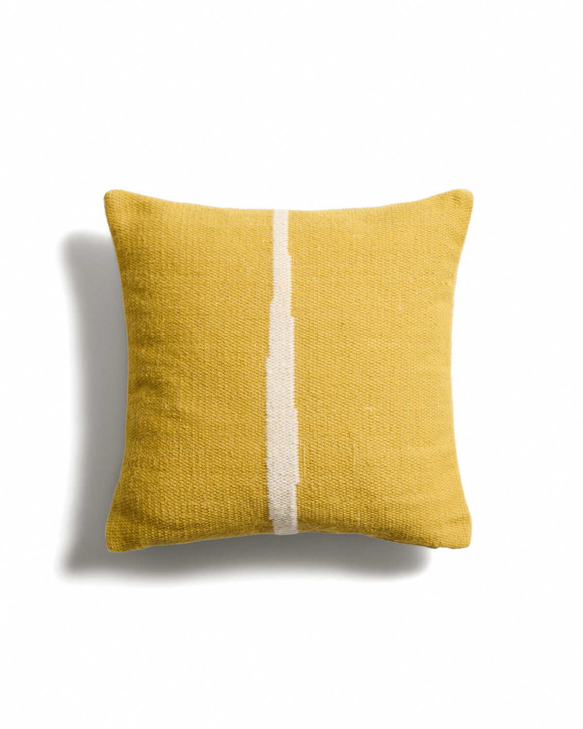 Kave Home Daila gele kussenhoes met Ikat-dessin 100% PET 50 x 50 cm