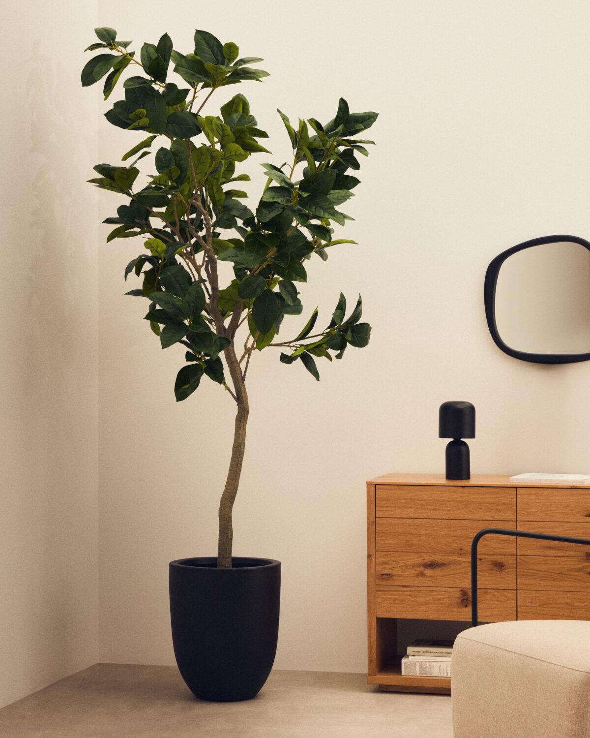 Kave Home Kunstboom Ficus met zwarte pot 210 cm - Afbeelding 7
