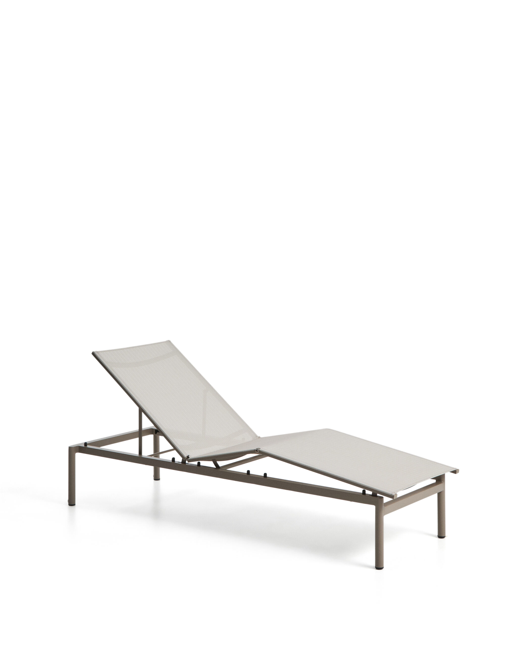 Kave Home Stapelbare Lesina ligstoel van aluminium in taupe en ecru textileen - Afbeelding 5