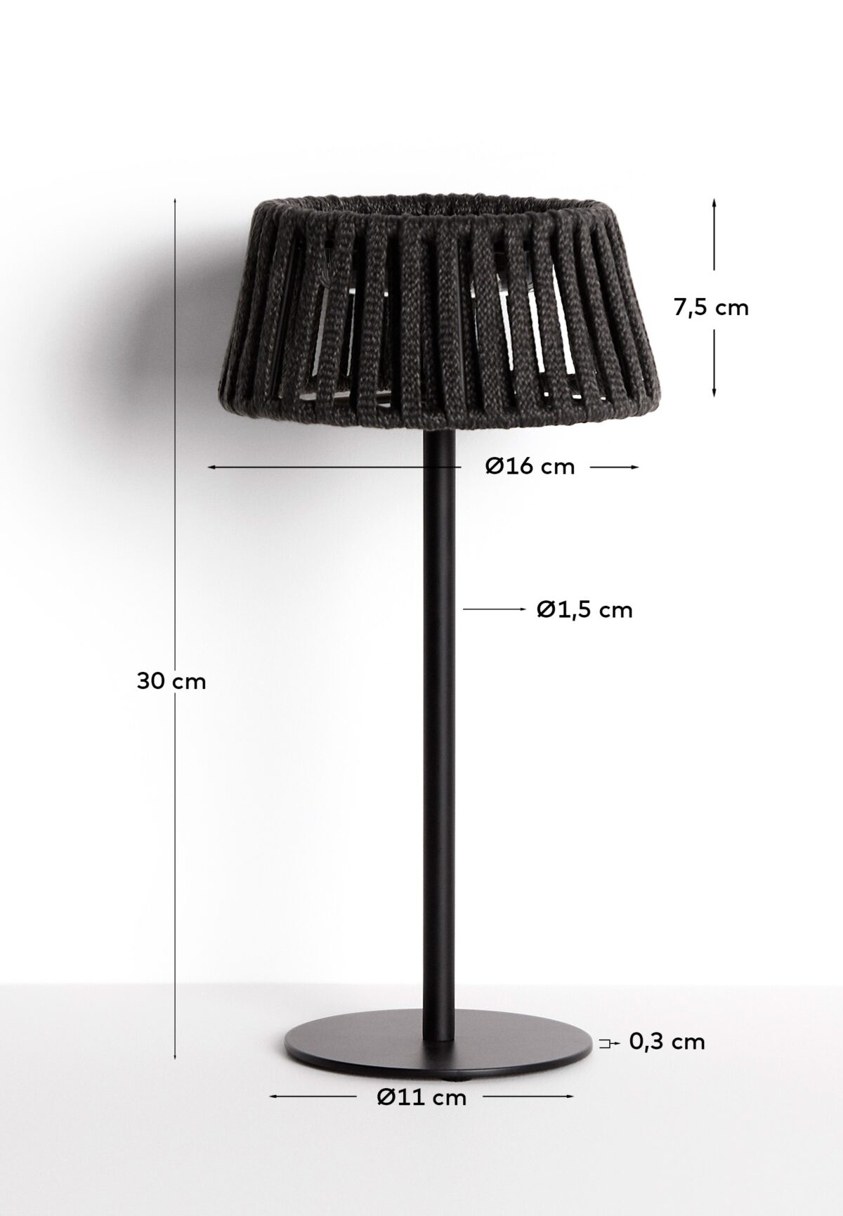 Kave Home Aldet tafellamp op zonne-energie voor buiten met plat koord en zwarte metalen voet - Afbeelding 8