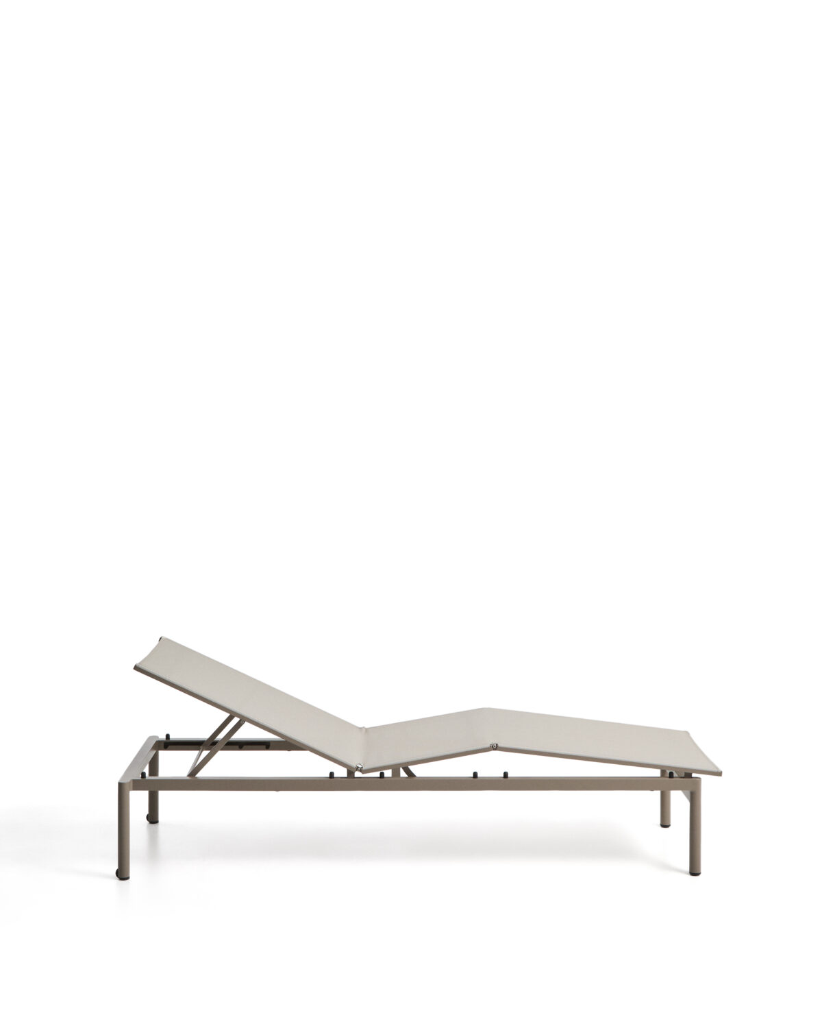Kave Home Stapelbare Lesina ligstoel van aluminium in taupe en ecru textileen - Afbeelding 8