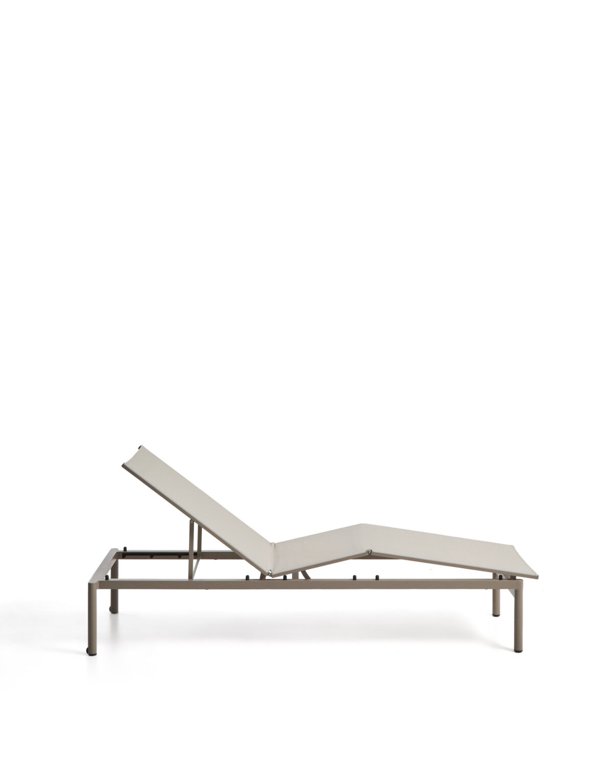 Kave Home Stapelbare Lesina ligstoel van aluminium in taupe en ecru textileen - Afbeelding 10