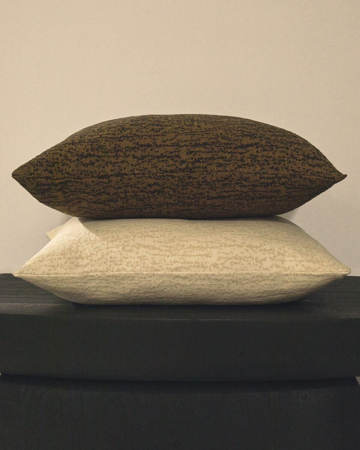Kave Home Melien kussenhoes van jacquard met stippen in ecru 50 x 50 cm - Afbeelding 3