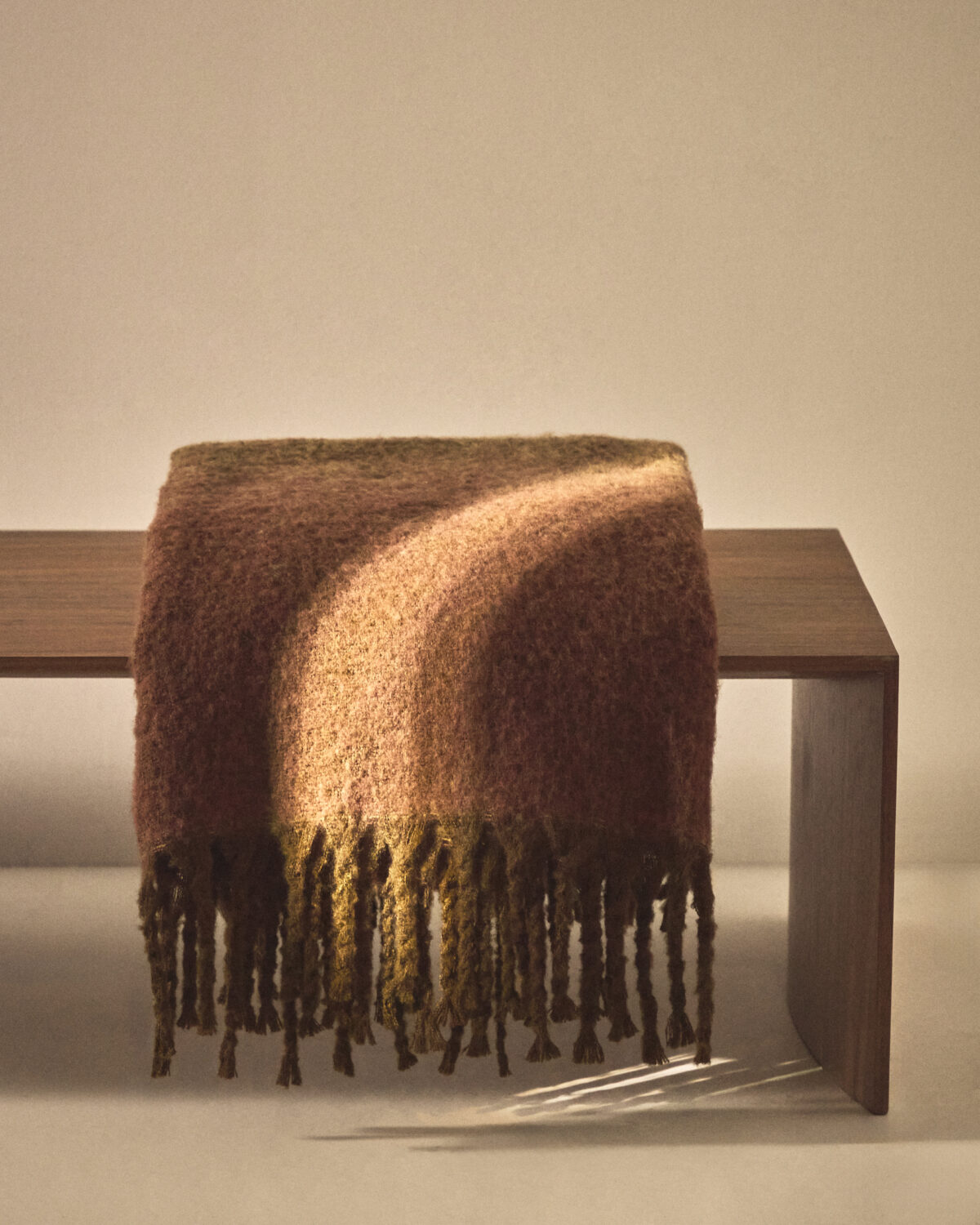 Kave Home Elvori deken groen met franjes 170 x 130 cm - Afbeelding 3