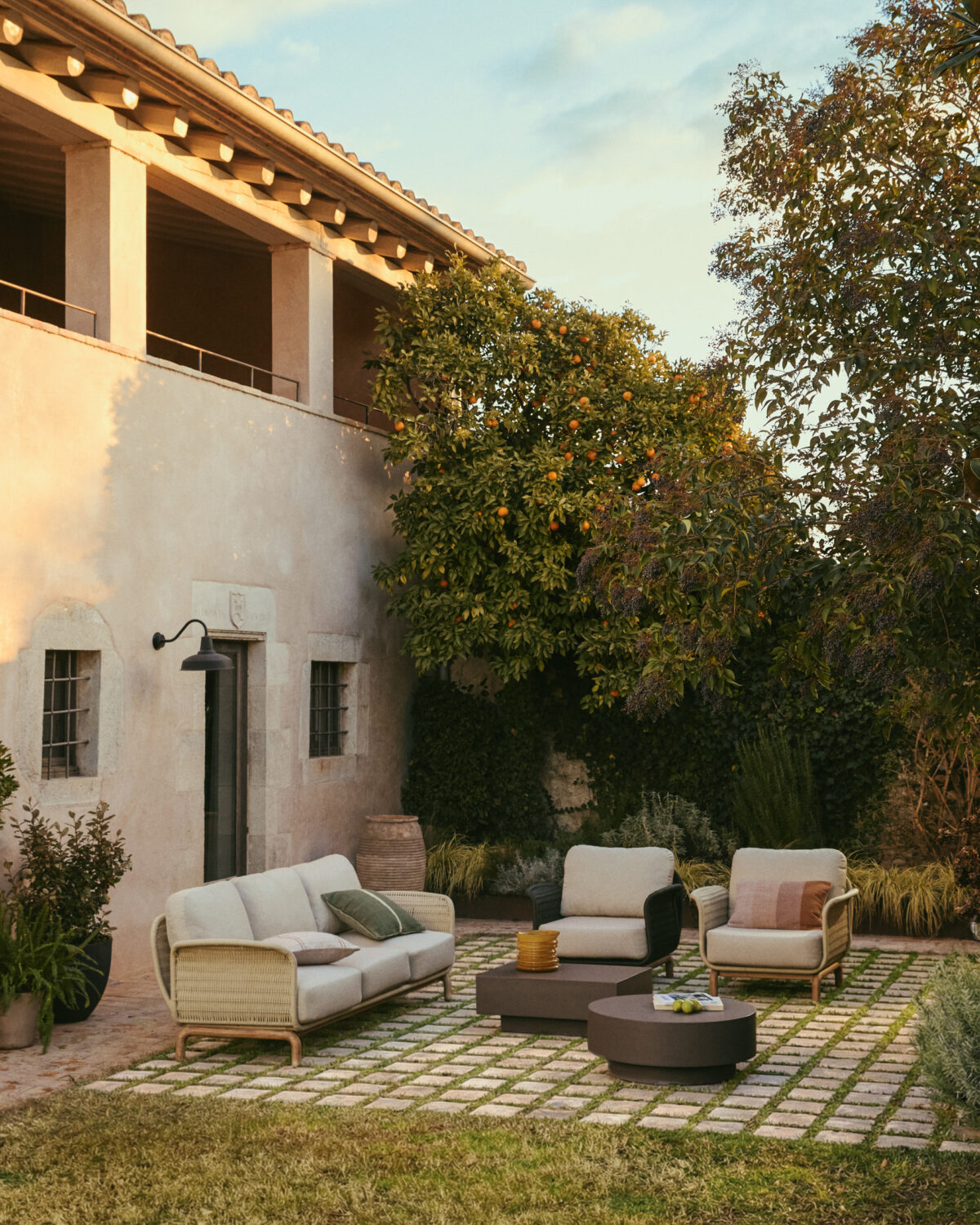 Kave Home Alipa fauteuil van massief acaciahout en donkergrijs touw FSC 100% - Afbeelding 4