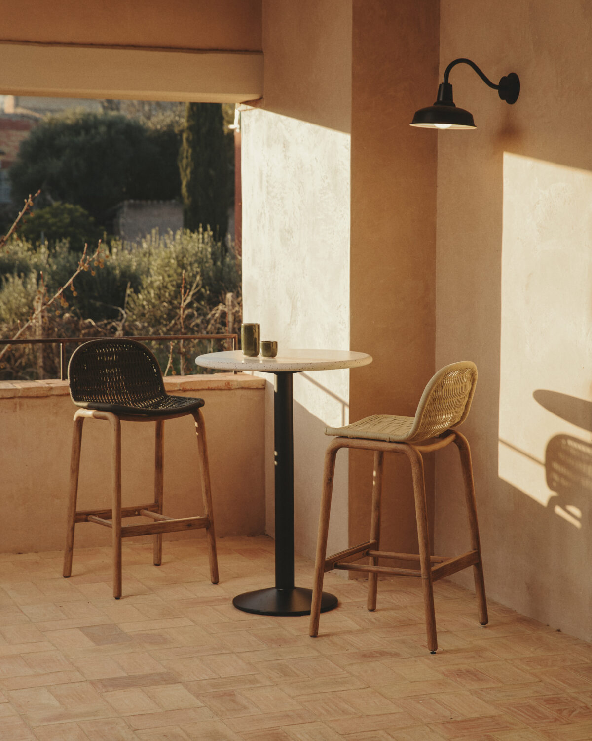 Kave Home Alipa kruk van massief acaciahout en ecru touw 75 cm FSC 100% - Afbeelding 4