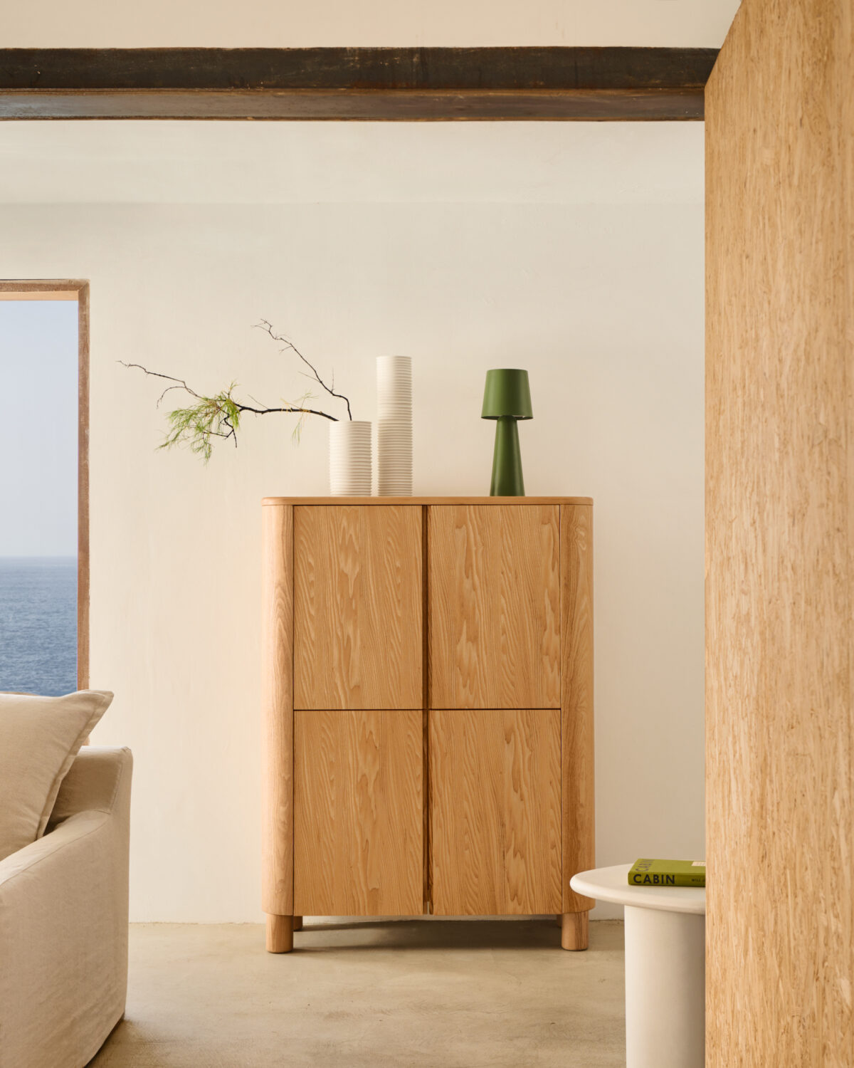 Kave Home Hoog dressoir Salaya van FSC Mix Credit essenmultiplex 100 x 134 cm - Afbeelding 2