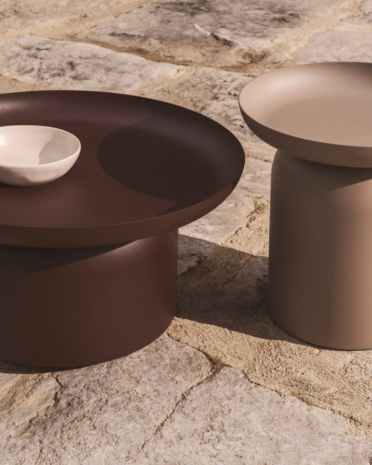 Kave Home Arcola salontafel van aluminium in bruin Ø70 cm - Afbeelding 3