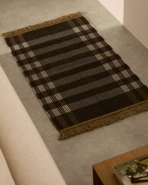 Kave Home Vloerkleed Barani van synthetische vezels bruin en zwart 60 x 90 cm