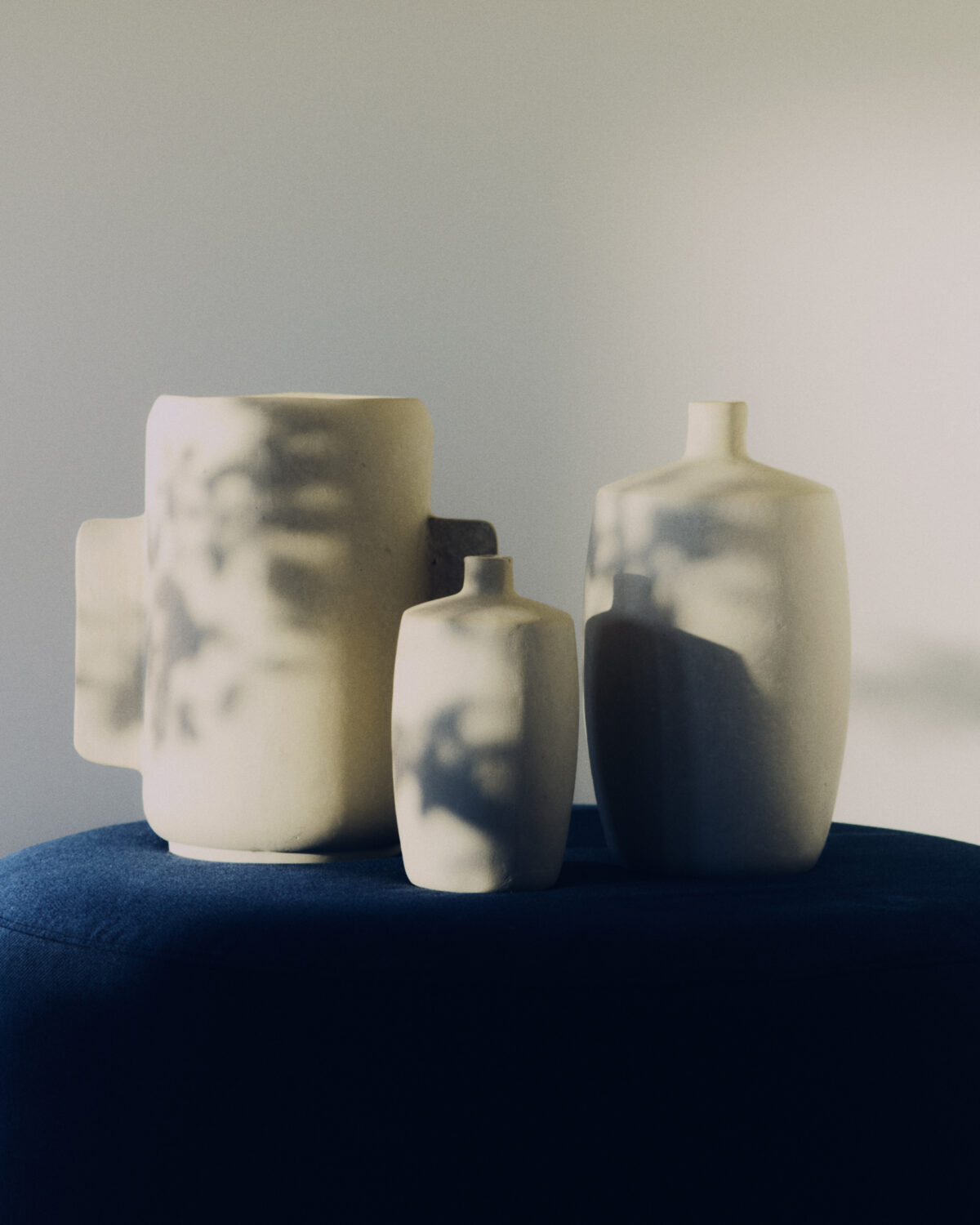 Kave Home Vaas Mireni van papier-maché beige Ø 39 cm - Afbeelding 2