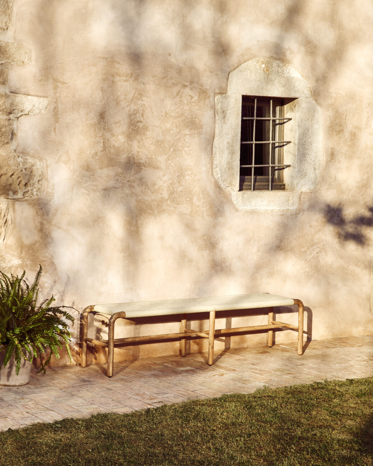 Kave Home Alipa bank van massief acaciahout en ecru touw 180 cm FSC 100% - Afbeelding 2