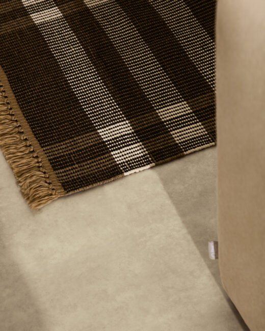 Kave Home Vloerkleed Barani van synthetische vezels bruin en zwart 60 x 90 cm