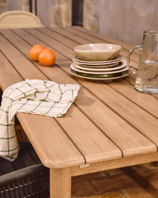 Kave Home Set met Sori tafel van massief acaciahout en 6 Alipa stapelbare stoelen van massief acaciahout en ecru touw 200 x 100 FSC 100%