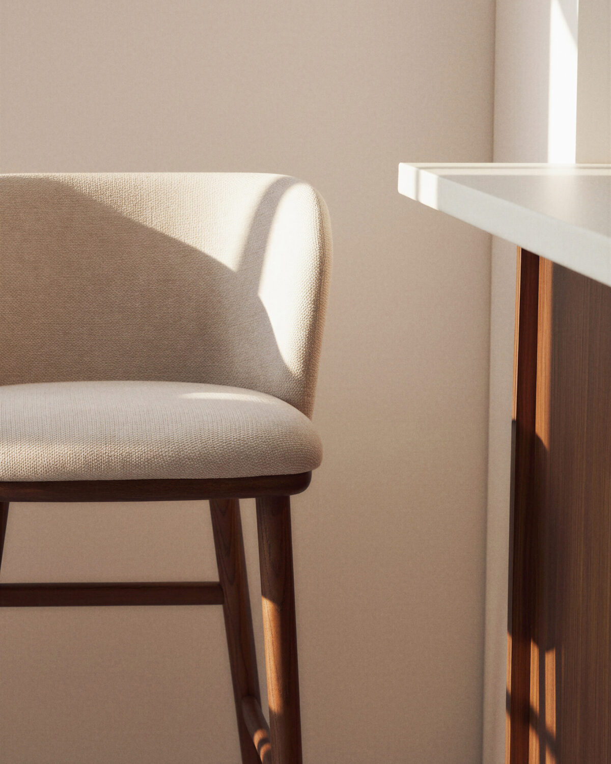 Kave Home Ciselia kruk in beige chenille en poten van massief essenhout met een walnootkleurige afwerking FSC Mix Credit 75cm - Afbeelding 3