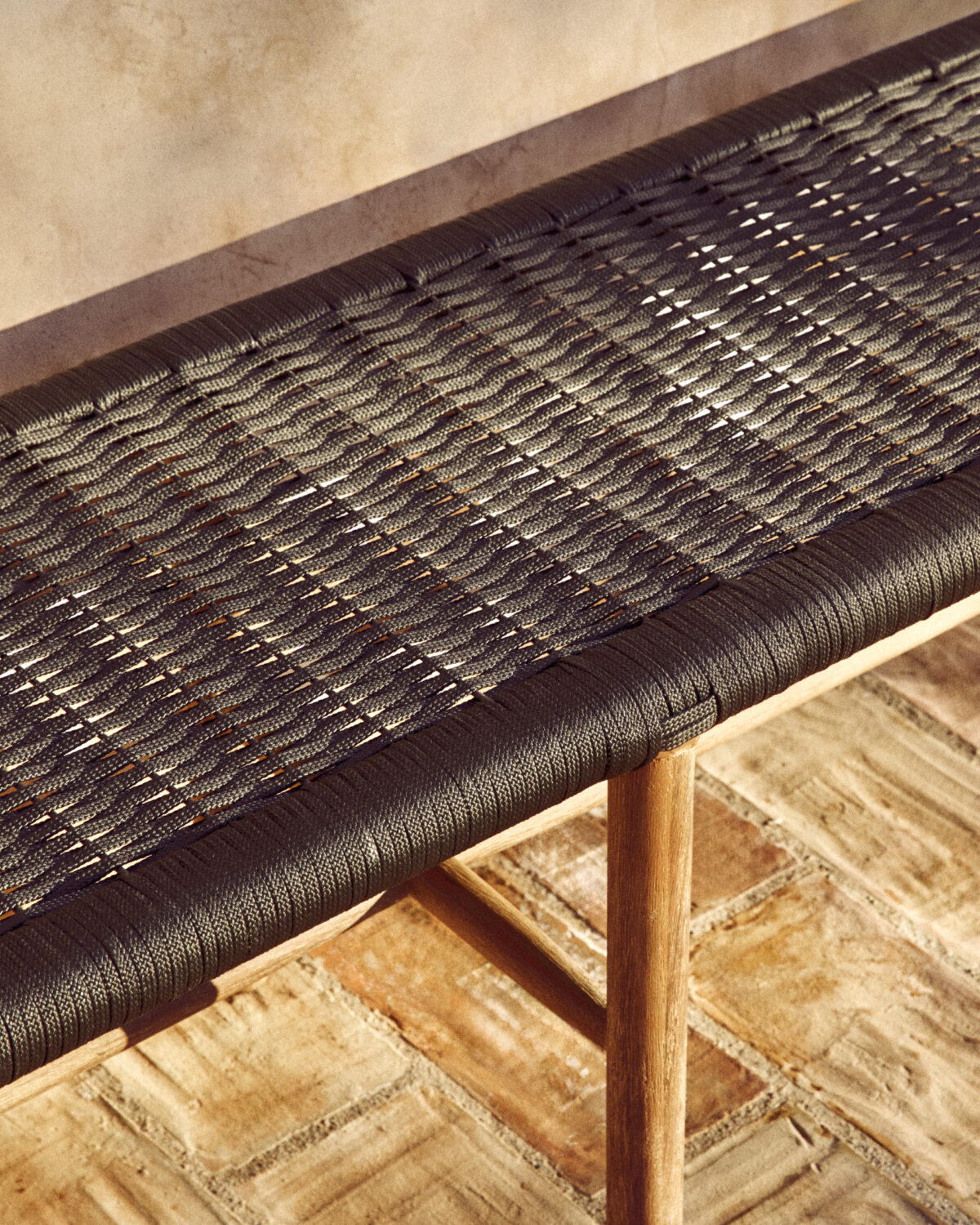 Kave Home Alipa bank van massief acaciahout en donkergrijs touw 180 cm FSC 100% - Afbeelding 3