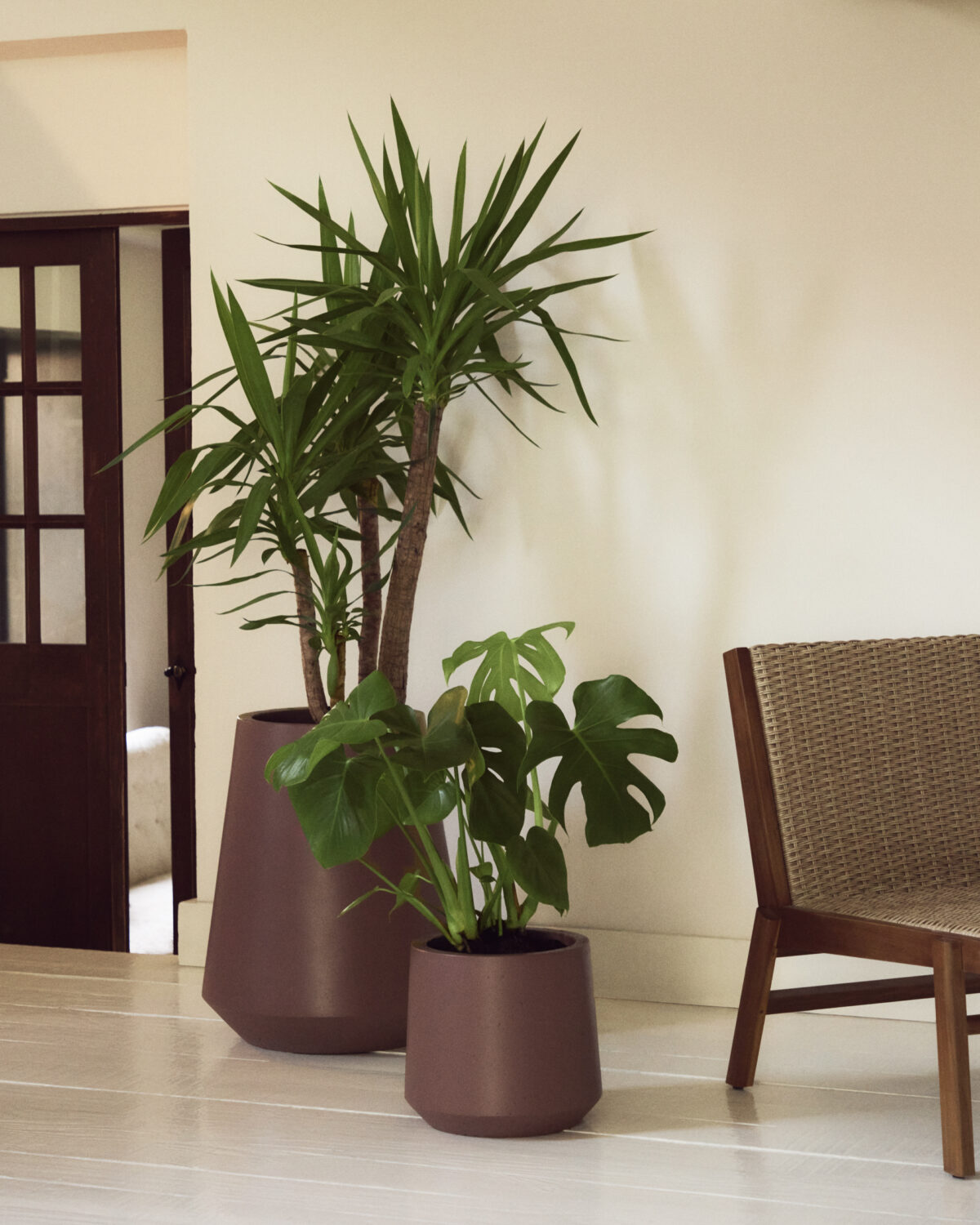 Kave Home Calun donkerrode bloempot van cement Ø 32 cm - Afbeelding 13