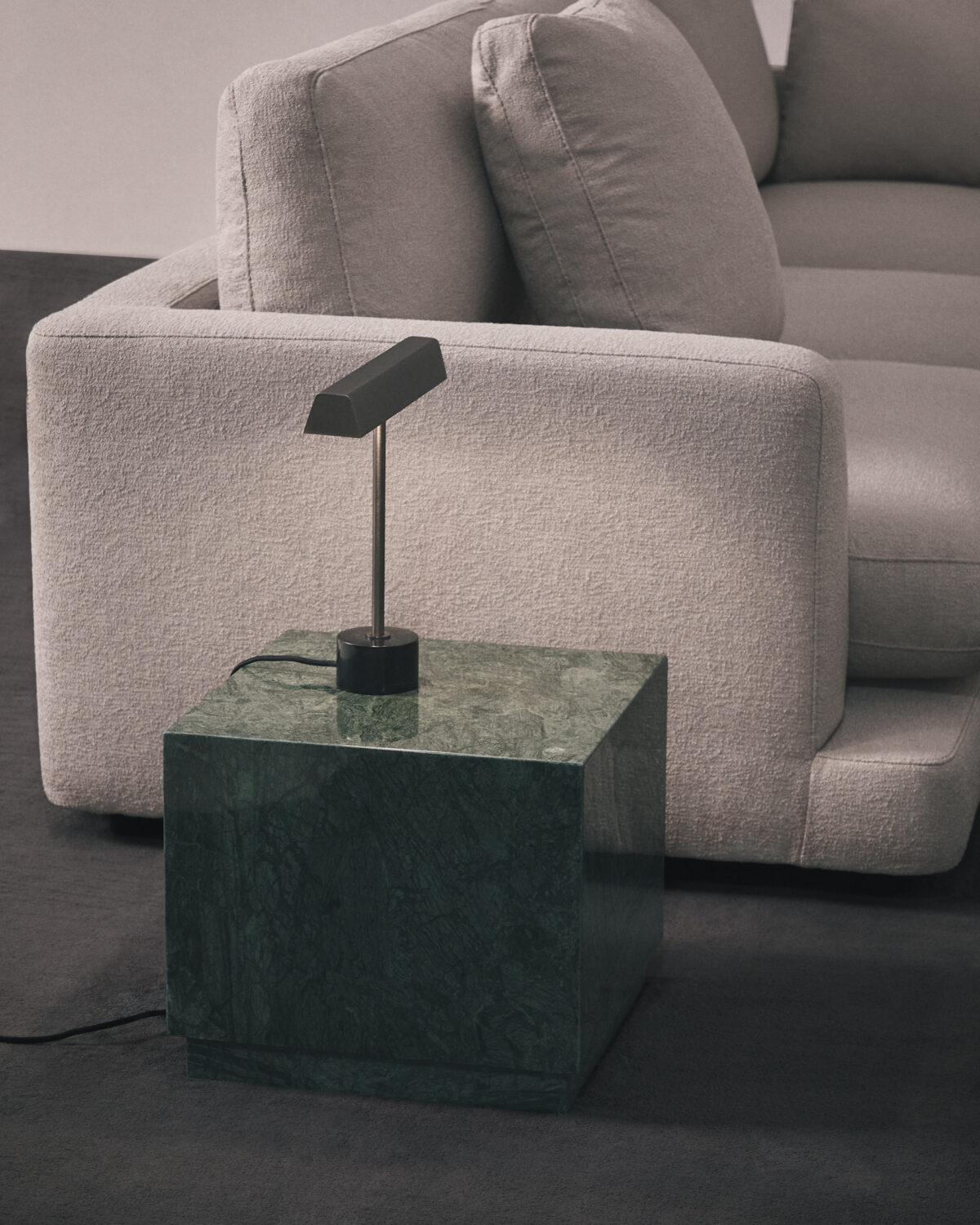 Kave Home Sorein groene bijzettafel van marmer 40 x 40 cm - Afbeelding 2