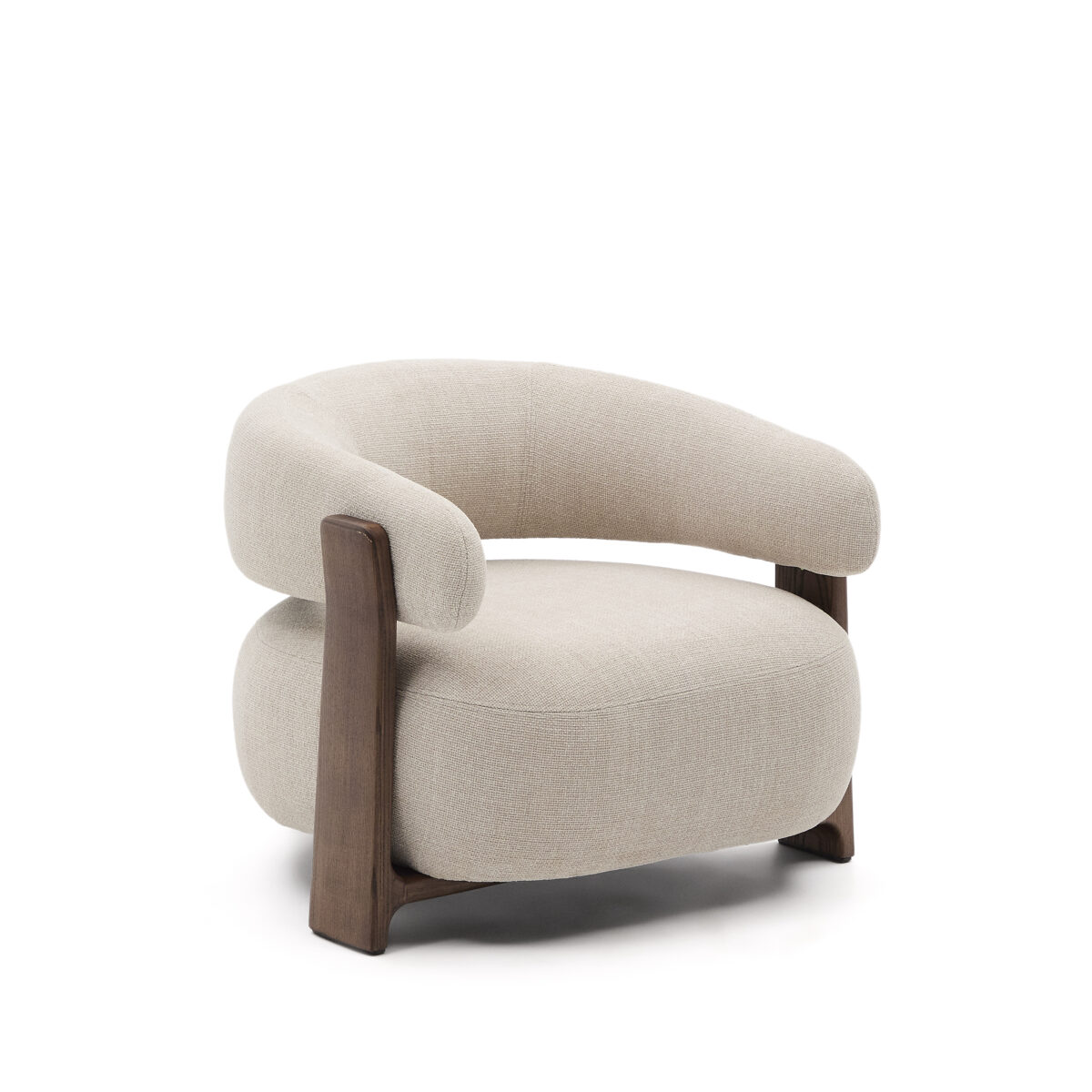 Kave Home Granite fauteuil in beige chenille en poten van massief essenhout in noten afwerking FSC 100%