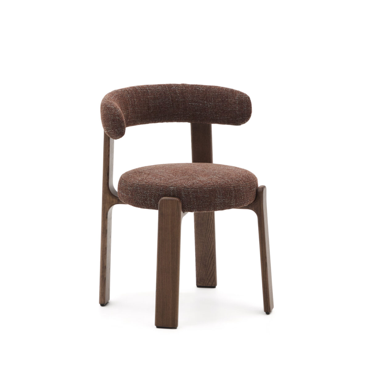 Kave Home Granite stoel in bruine chenille en massief essenhout in noten afwerking FSC 100%