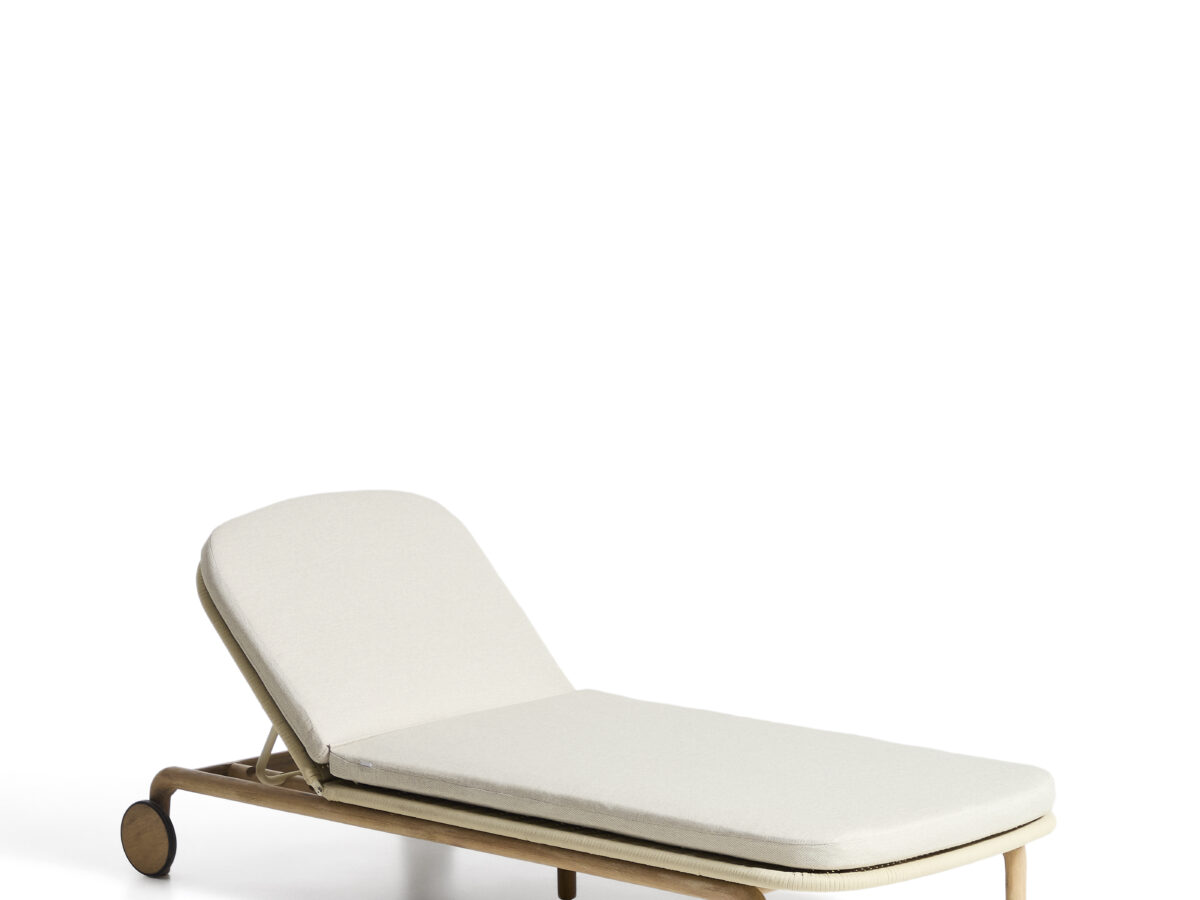 Kave Home Alipa ligstoel van massief acaciahout en ecru touw FSC 100%