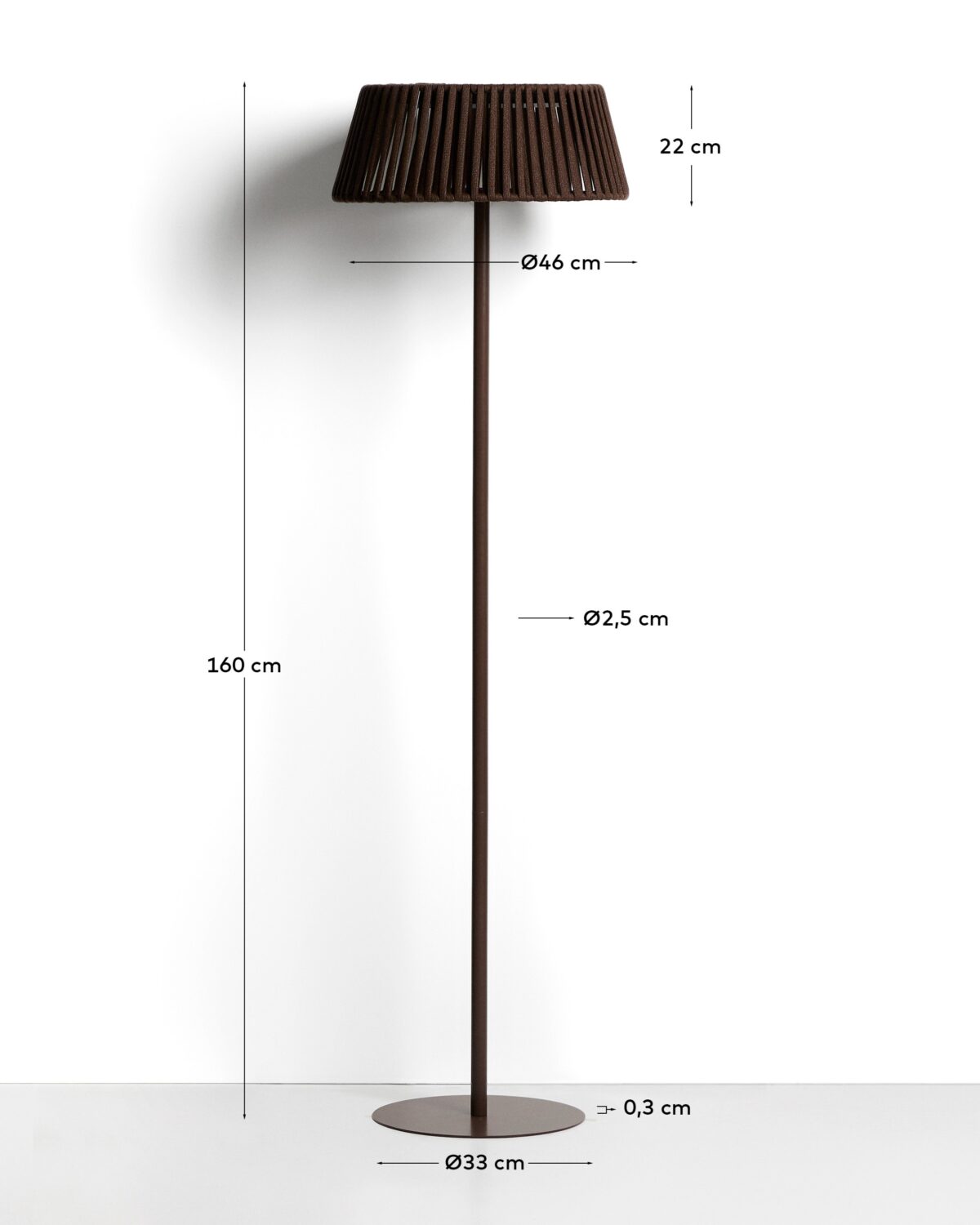 Kave Home Aldet outdoor staande lamp op zonne-energie met plat touw en metalen voet in bruin Ø46 cm - Afbeelding 9