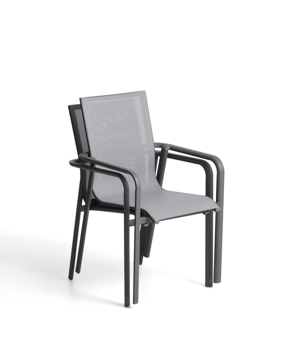 Kave Home Canea stapelbare outdoor stoel van grijs textileen en grafietkleurig aluminium - Afbeelding 6