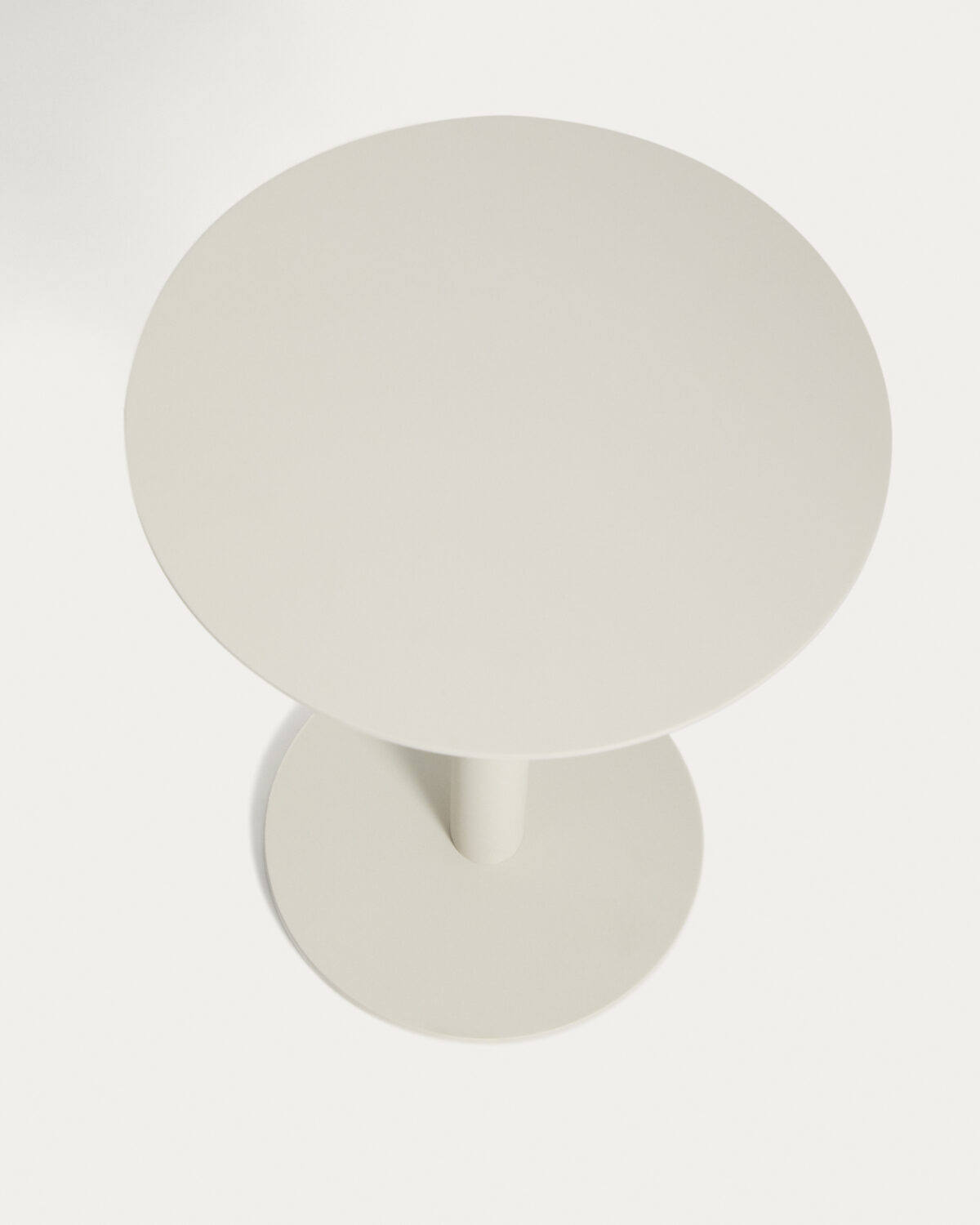 Kave Home Asinara bijzettafel in ecru aluminium Ø40 cm - Afbeelding 5