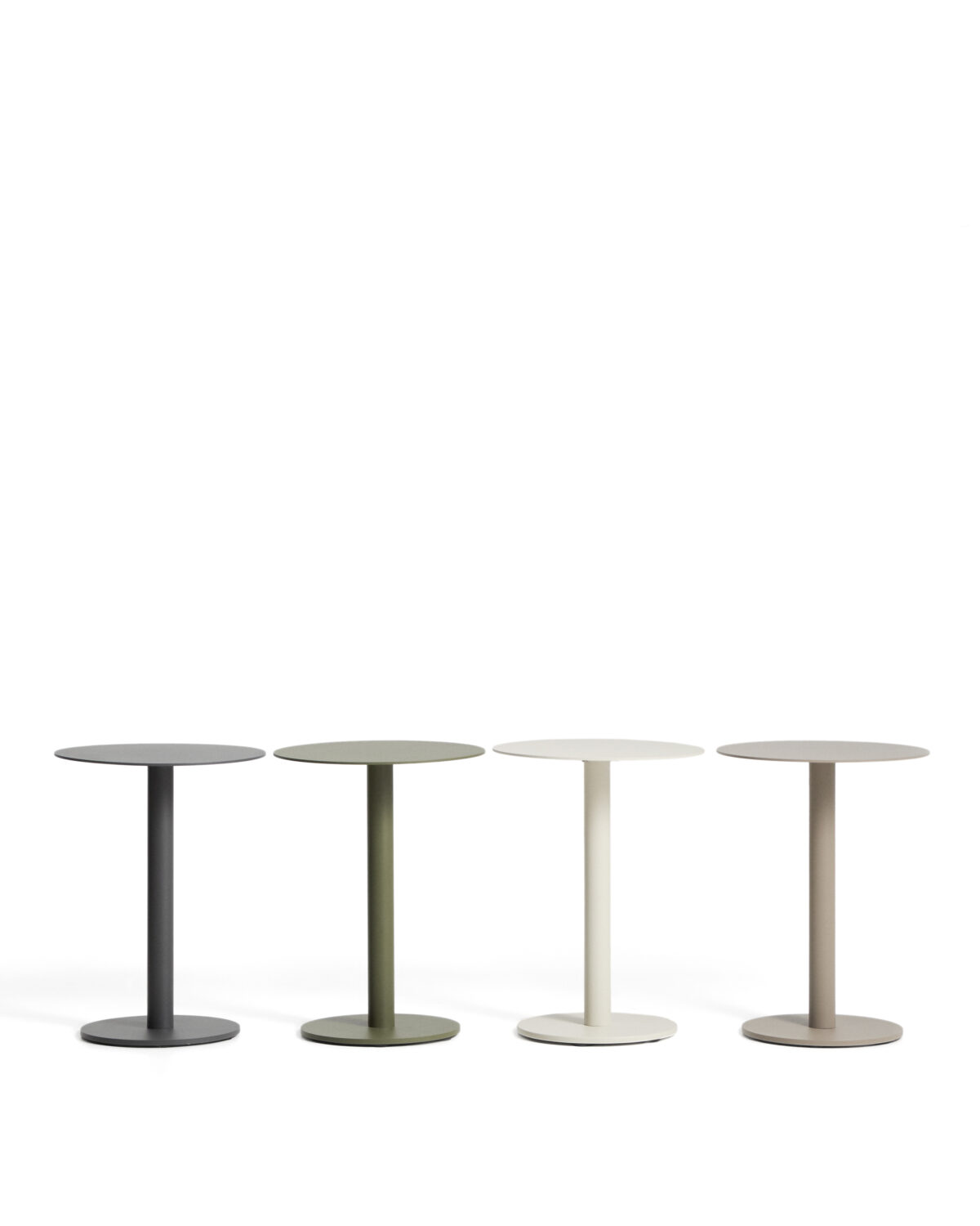 Kave Home Asinara bijzettafel in ecru aluminium Ø40 cm - Afbeelding 6