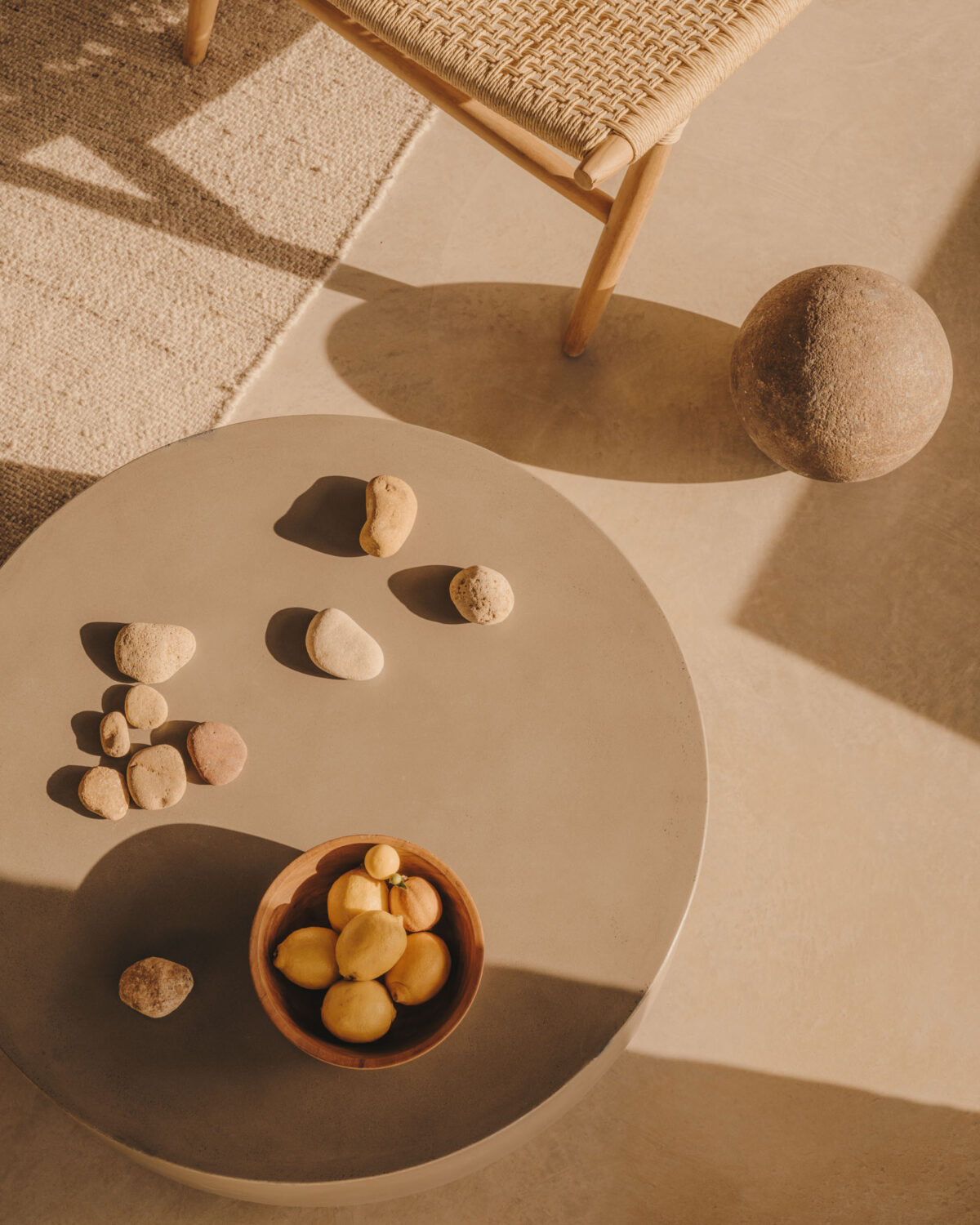 Kave Home Ronde salontafel Garbet in cement Ø 60 cm - Afbeelding 5