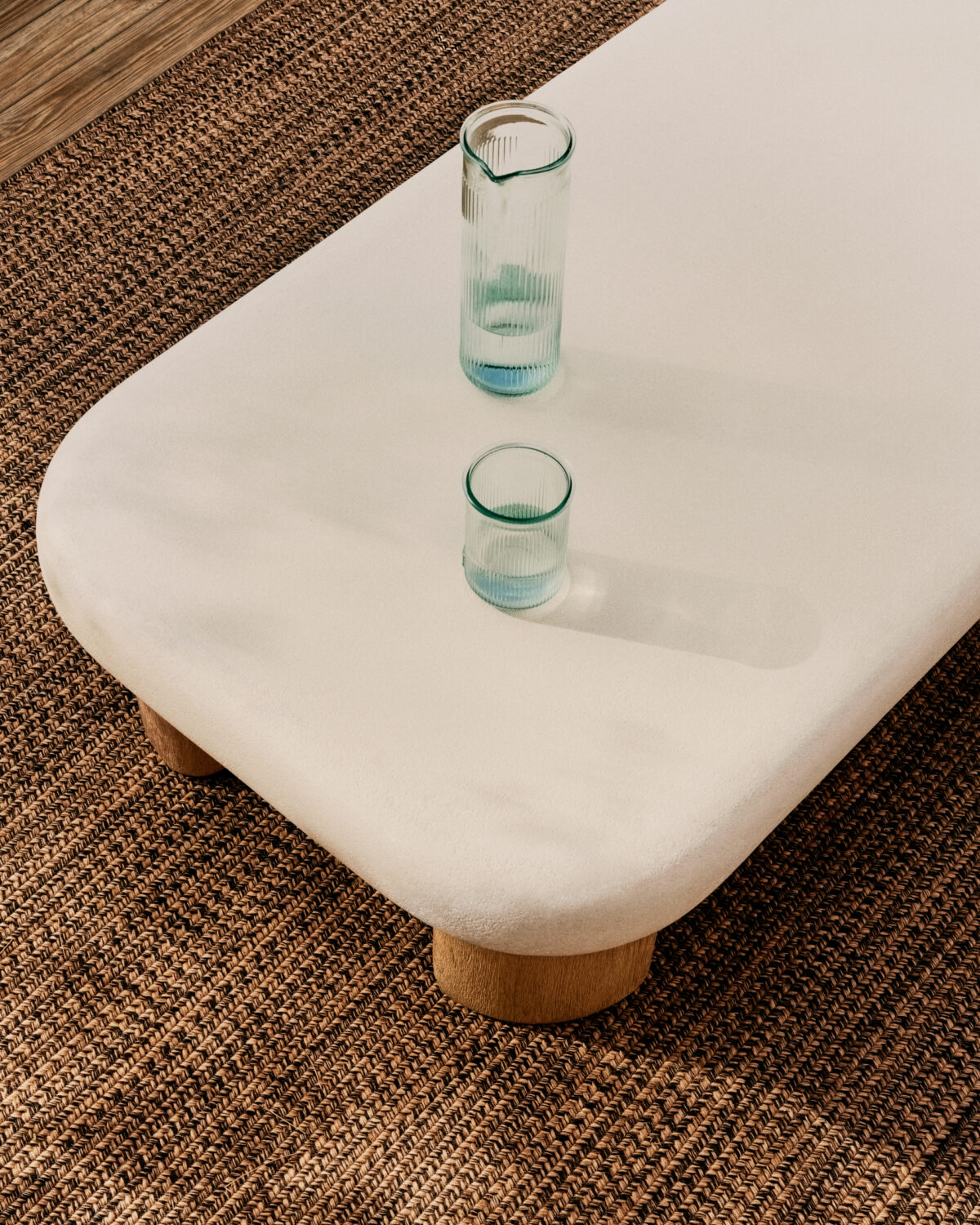 Kave Home Labra salontafel van cement en acaciahout 140 x 70 cm FSC 100% - Afbeelding 4