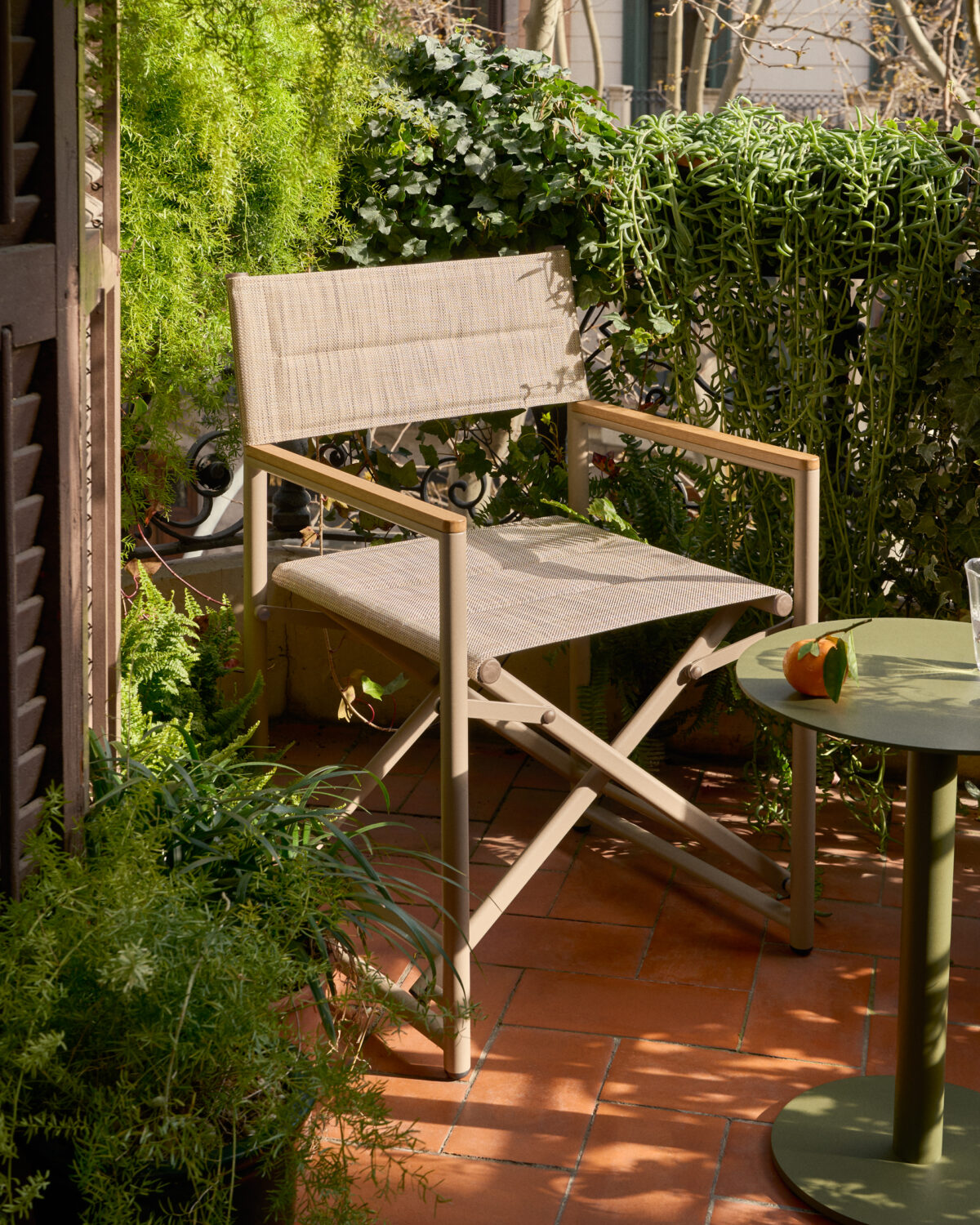 Kave Home Tisno klapstoel voor buiten in taupe aluminium en taupe texteline - Afbeelding 5