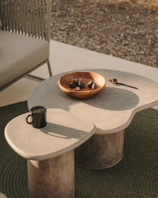 Kave Home Bijzettafel Macarella van cement 48 x 47 cm