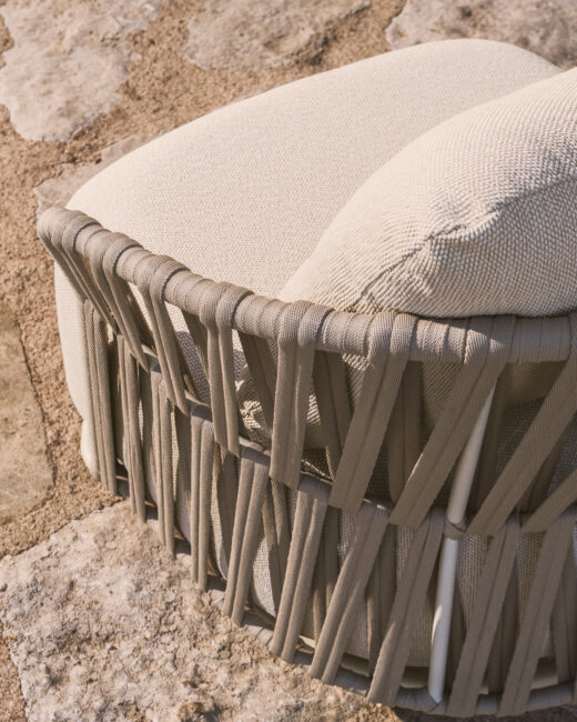 Kave Home Osani geronde module van ecru aluminium en taupe touw 167 cm