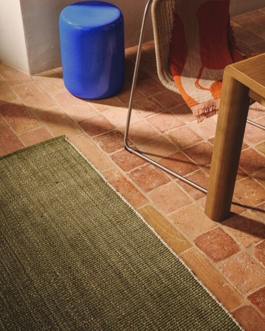 Kave Home Tirla tapijt van 100% PET-vezels in groen 200 x 300 cm