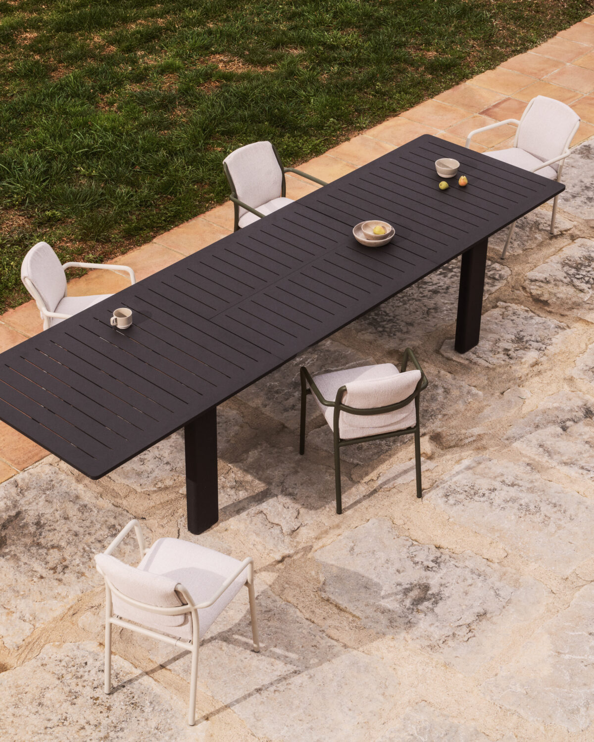 Kave Home Livorno uitschuifbare tafel van grafietkleurig aluminium 233(350) x 100 cm - Afbeelding 3