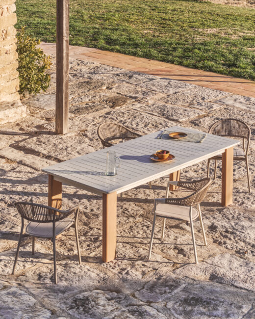 Kave Home Livorno uitschuifbare tafel van beige aluminium en poten met houteffect 233(350) x 100 cm