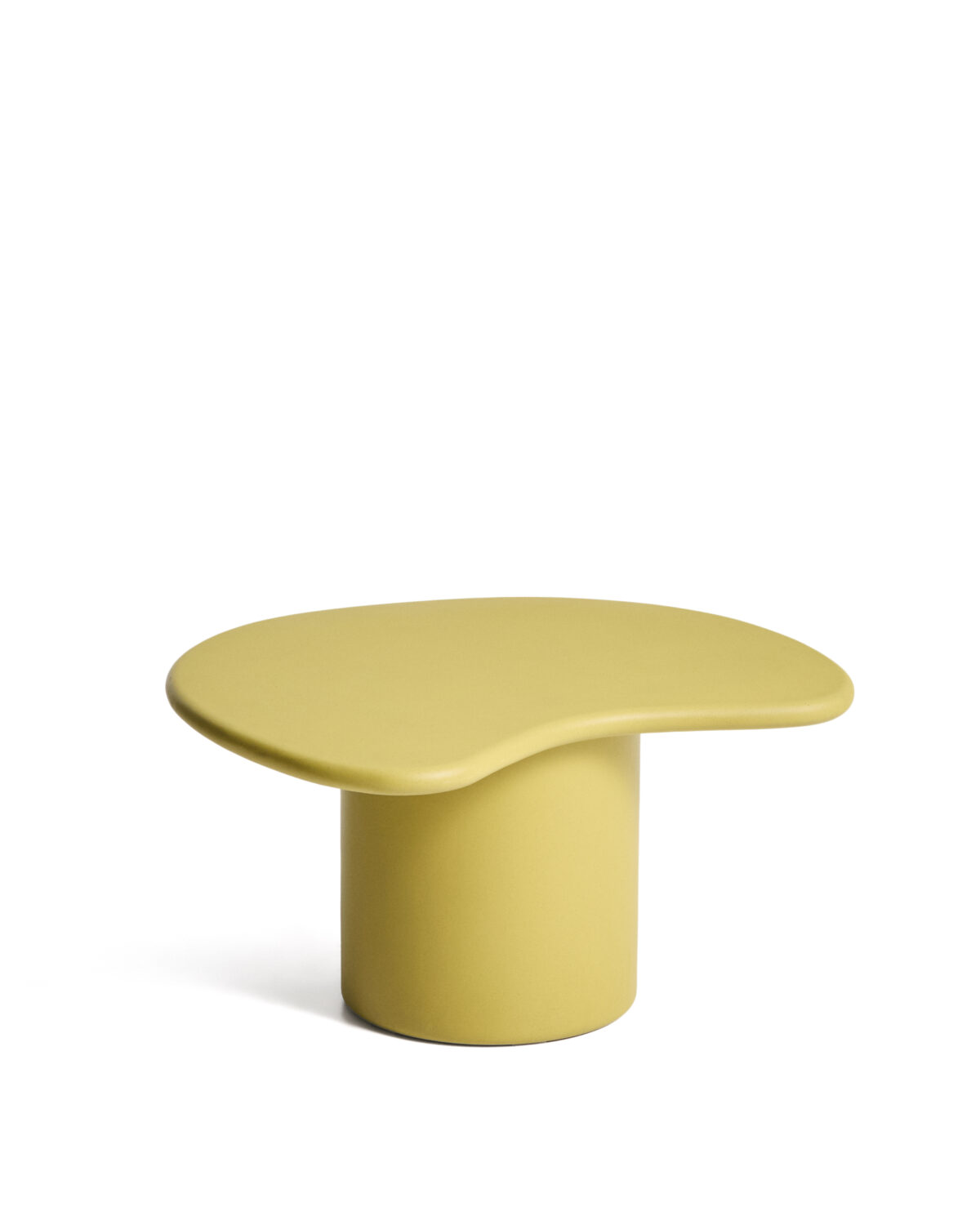 Kave Home Macarella salontafel van mosterdkleurig cement 83 x 77 cm