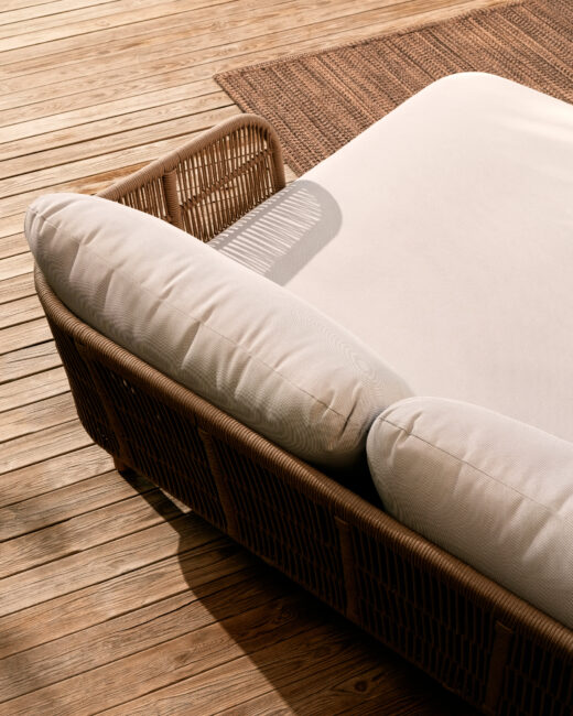Kave Home Catalina 2-persoons ligstoel van beige touw en massief acaciahout FSC 100%