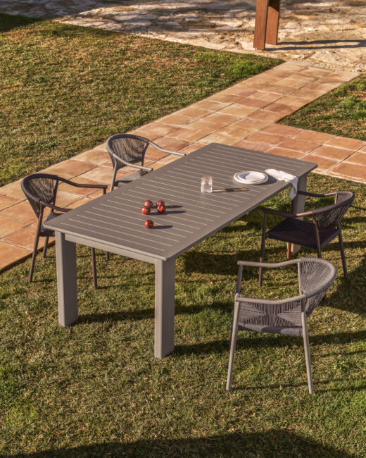 Kave Home Livorno uitschuifbare tafel van taupekleurig aluminium 233(350) x 100 cm