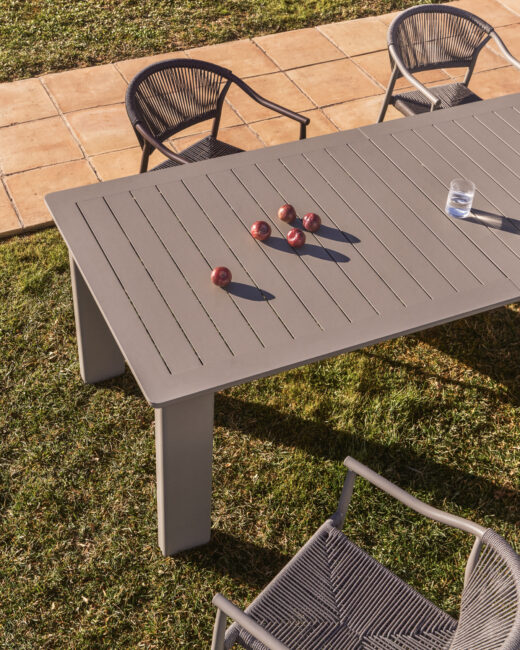 Kave Home Livorno uitschuifbare tafel van taupekleurig aluminium 233(350) x 100 cm