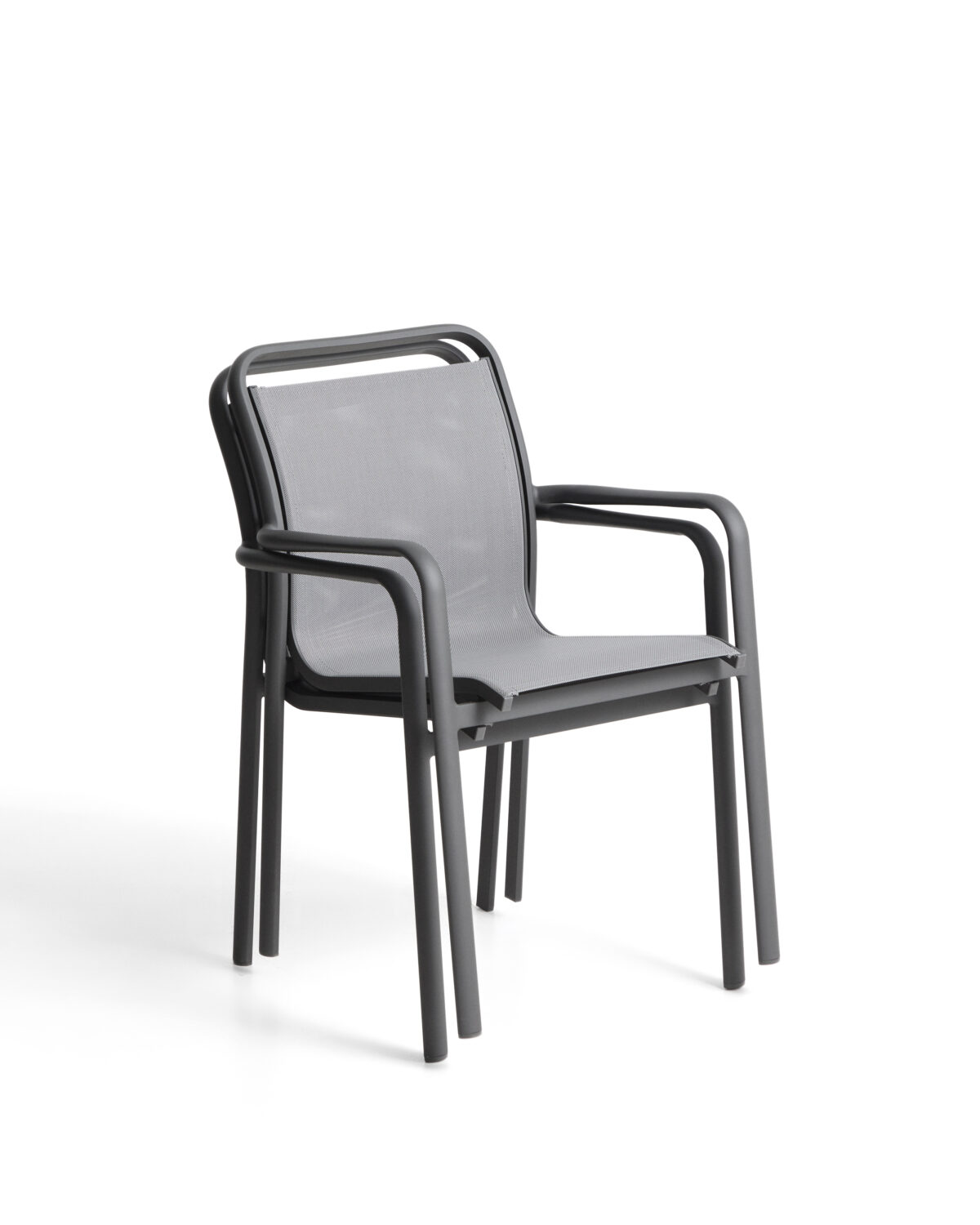 Kave Home Luri stapelbare outdoor stoel van grafietkleurig aluminium en grijs textileen - Afbeelding 8