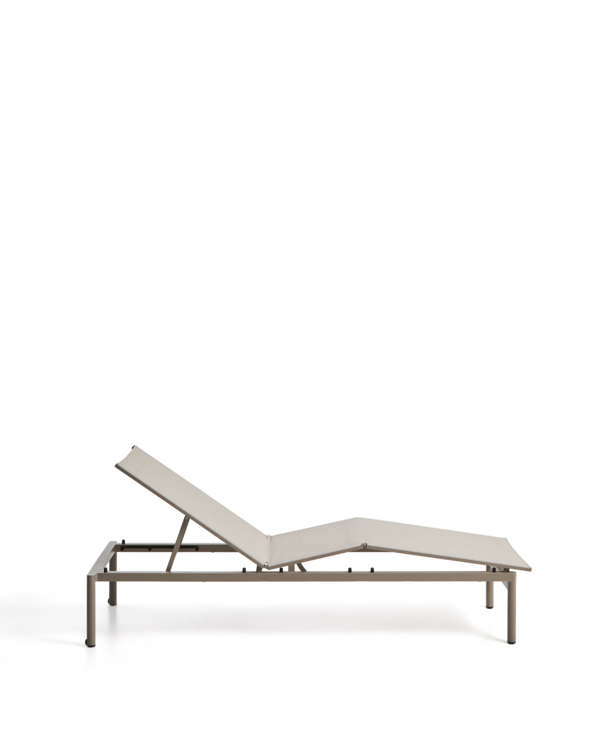 Kave Home Stapelbare Lesina ligstoel van aluminium in taupe en ecru textileen - Afbeelding 9