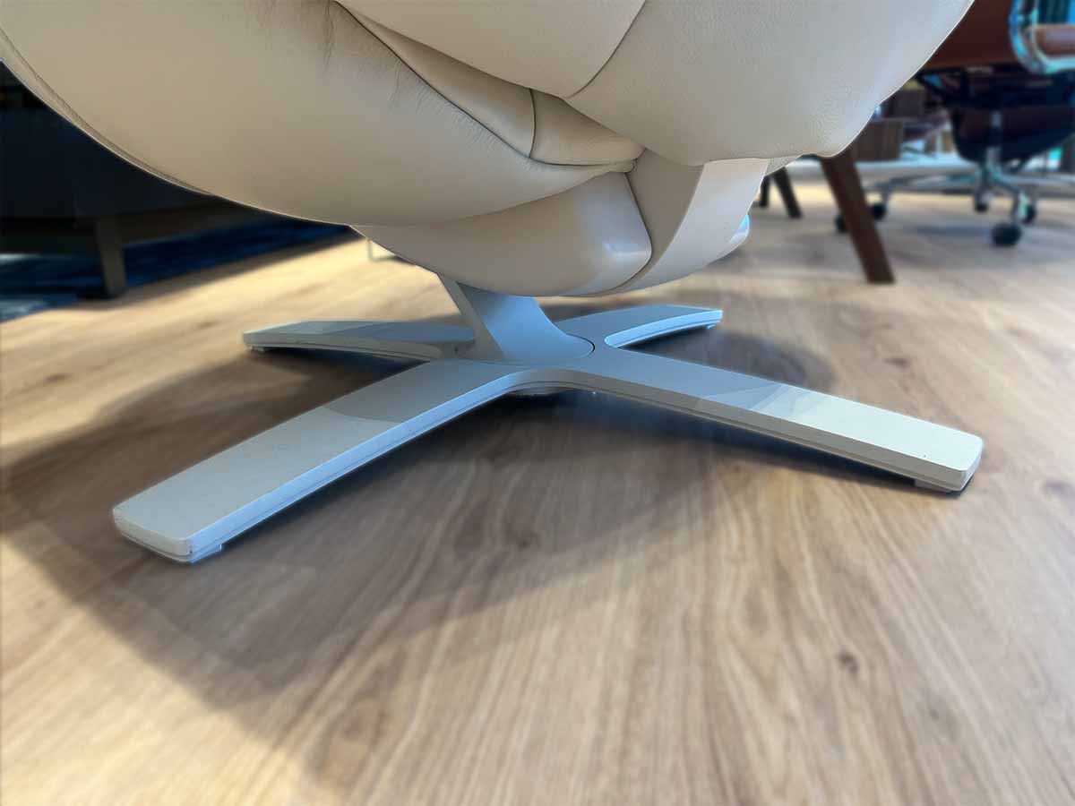 Natuzzi Italia Re-Vive fauteuil + hocker - showroommodel - Afbeelding 5