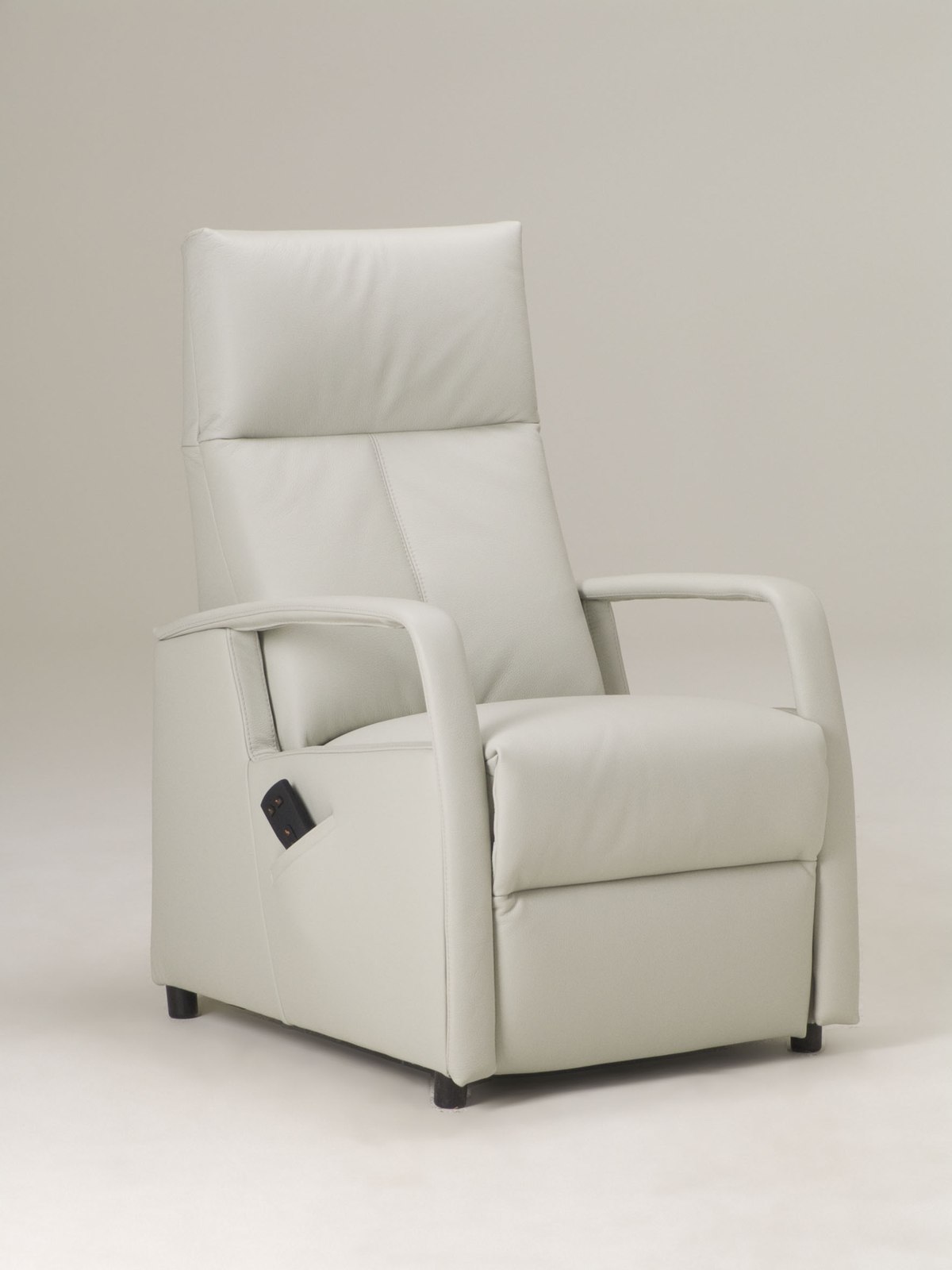 De Toekomst Tirana relaxfauteuil – schuin vooraanzicht