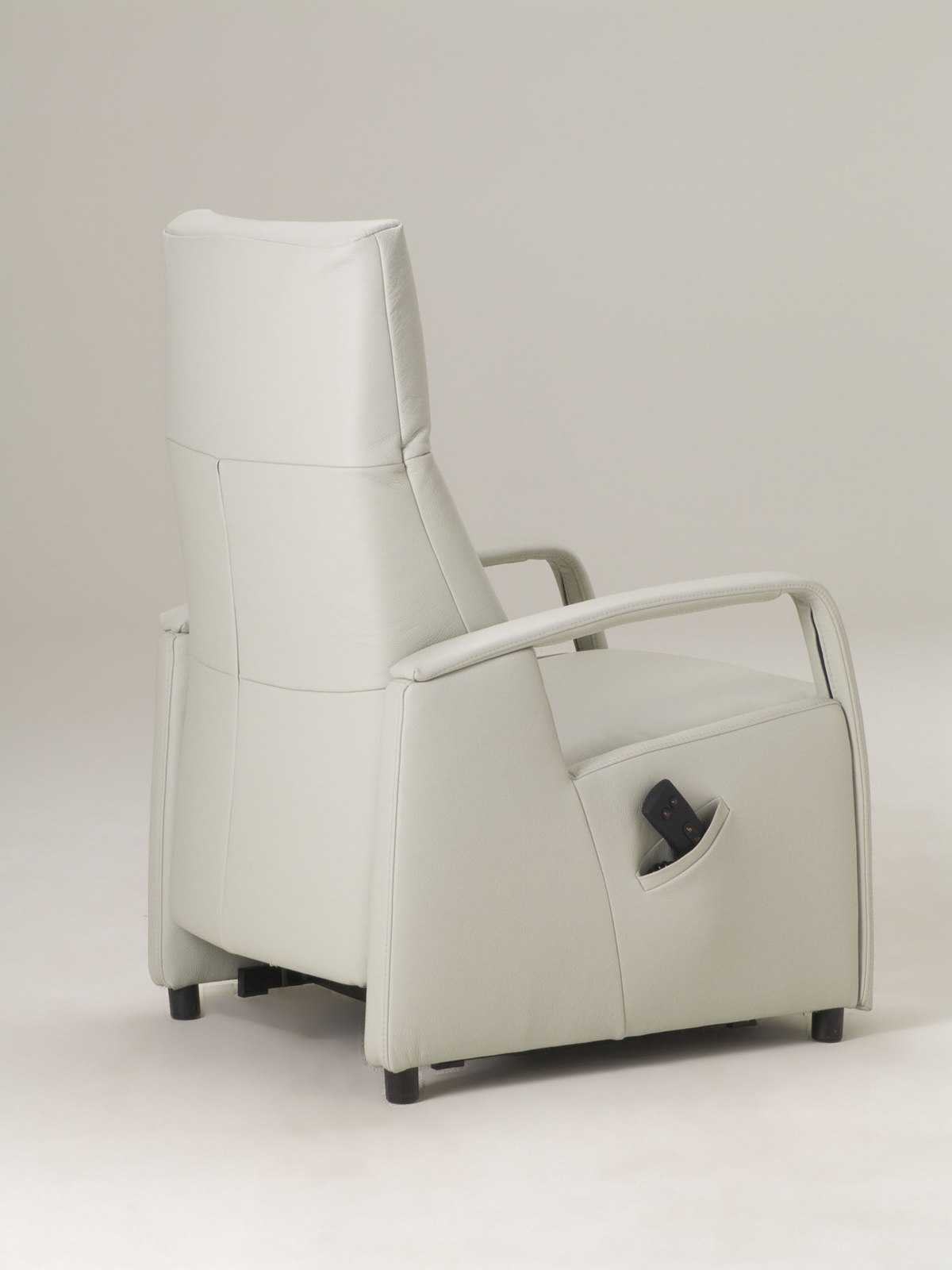 De Toekomst Tirana relaxfauteuil – achteraanzicht