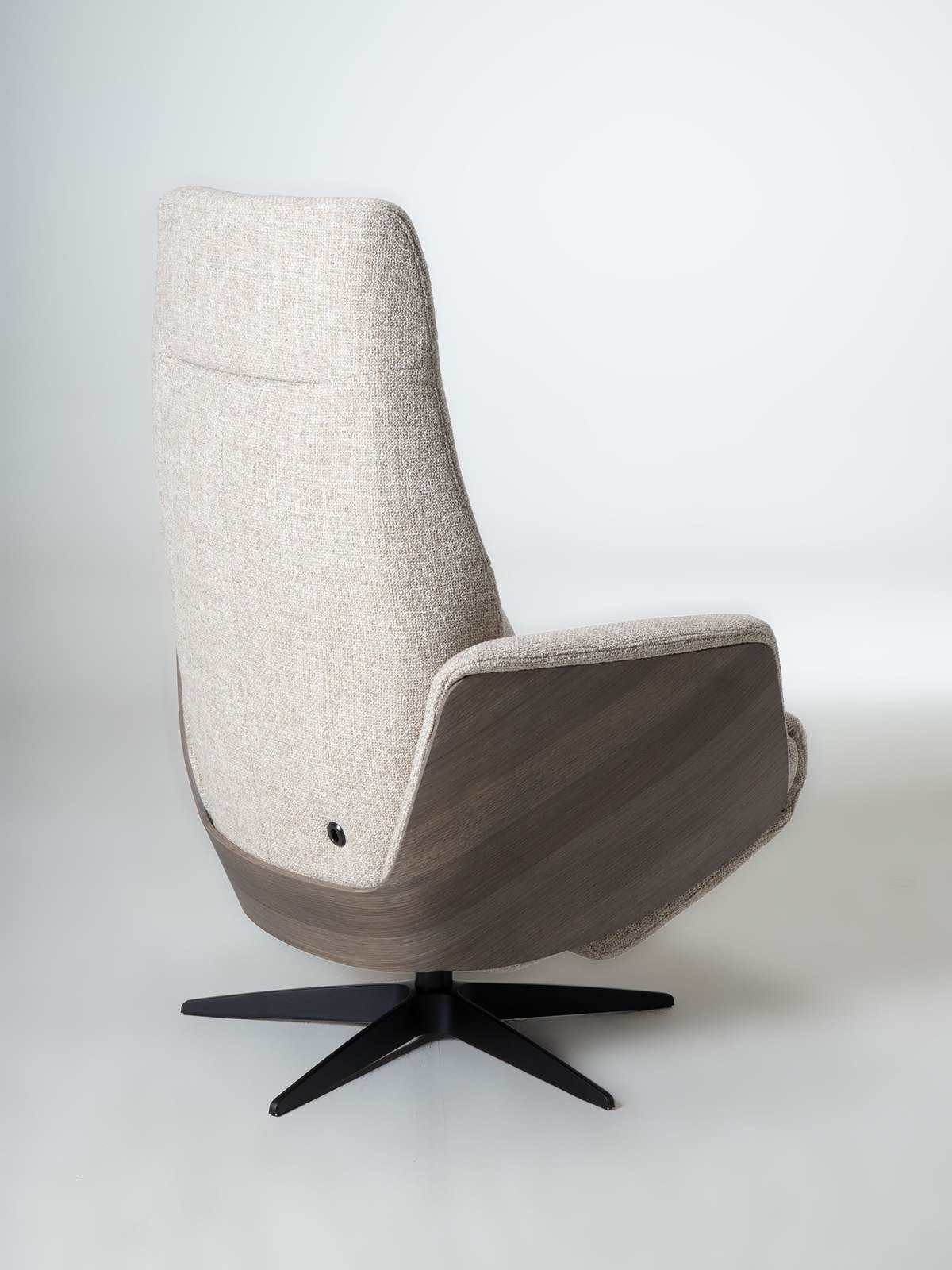 De Toekomst Twice Pro TW-274N relaxfauteuil schuin achteraanzicht