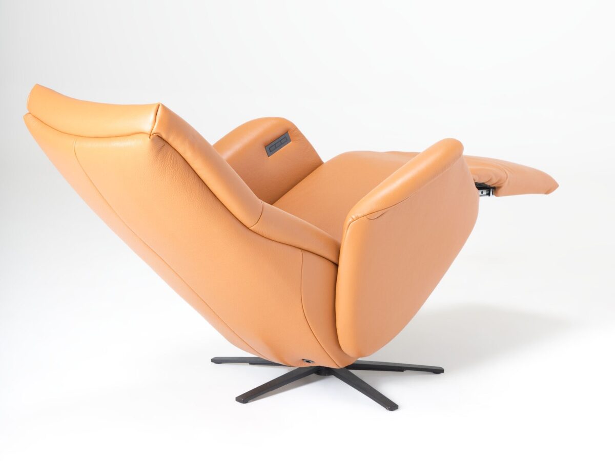 De Toekomst Twice Pro TW-280N relaxfauteuil schuin achteraanzicht